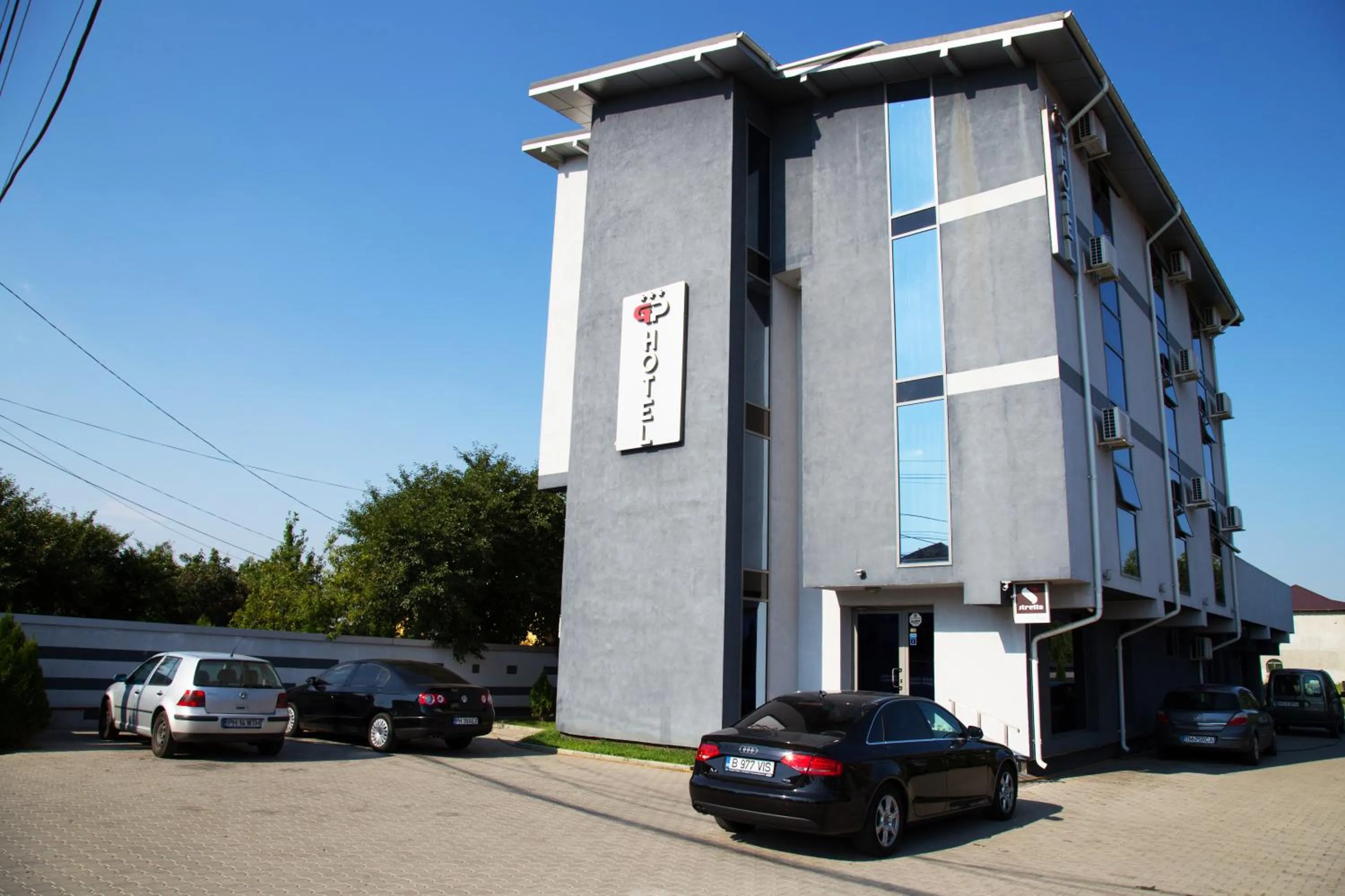 Facade/entrance in GP Hotel