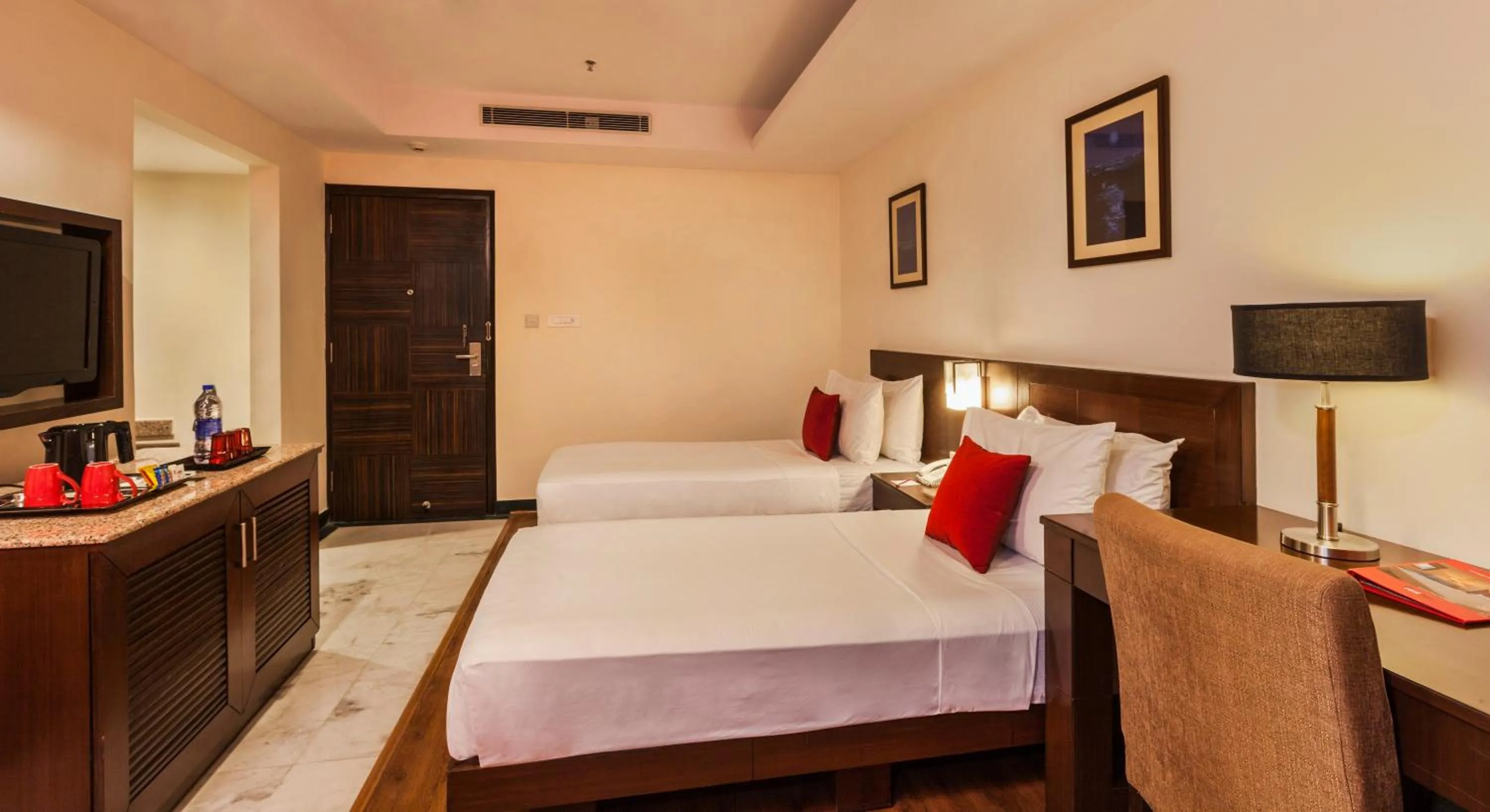 Photo of the whole room, Bed in Red Fox by Lemon Tree Hotels, Alwar