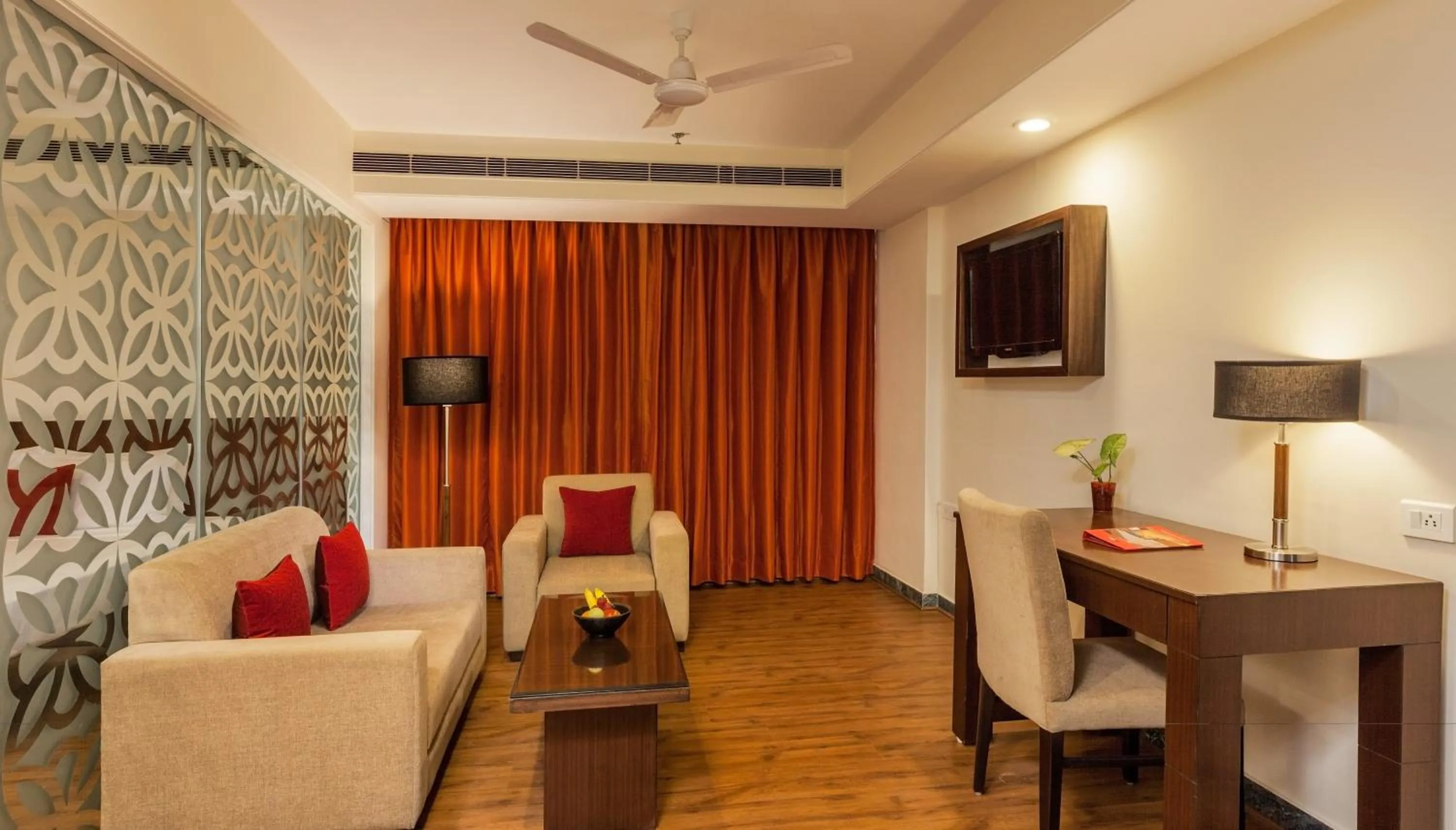 Living room in Red Fox by Lemon Tree Hotels, Alwar