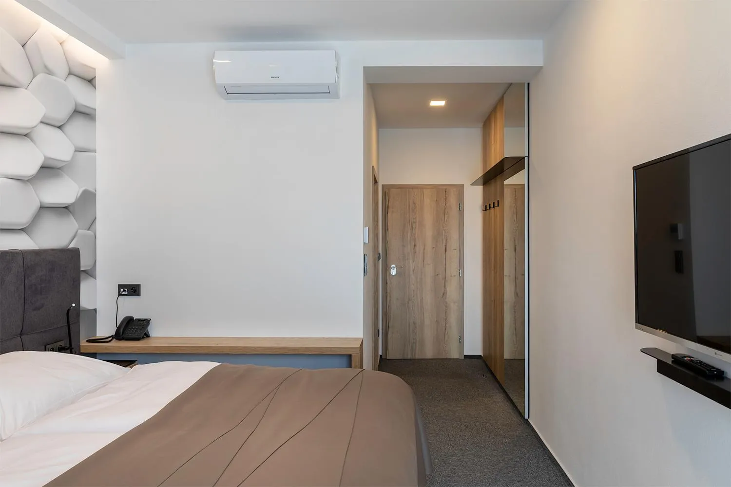 Bed in 4 SMART HOTEL