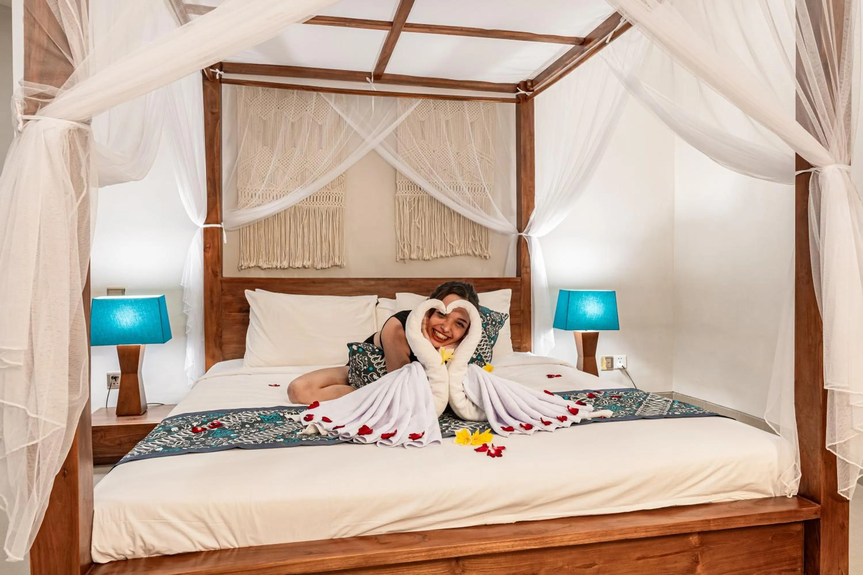 Bedroom, Bed in Luxury - Villa K - Central Seminyak