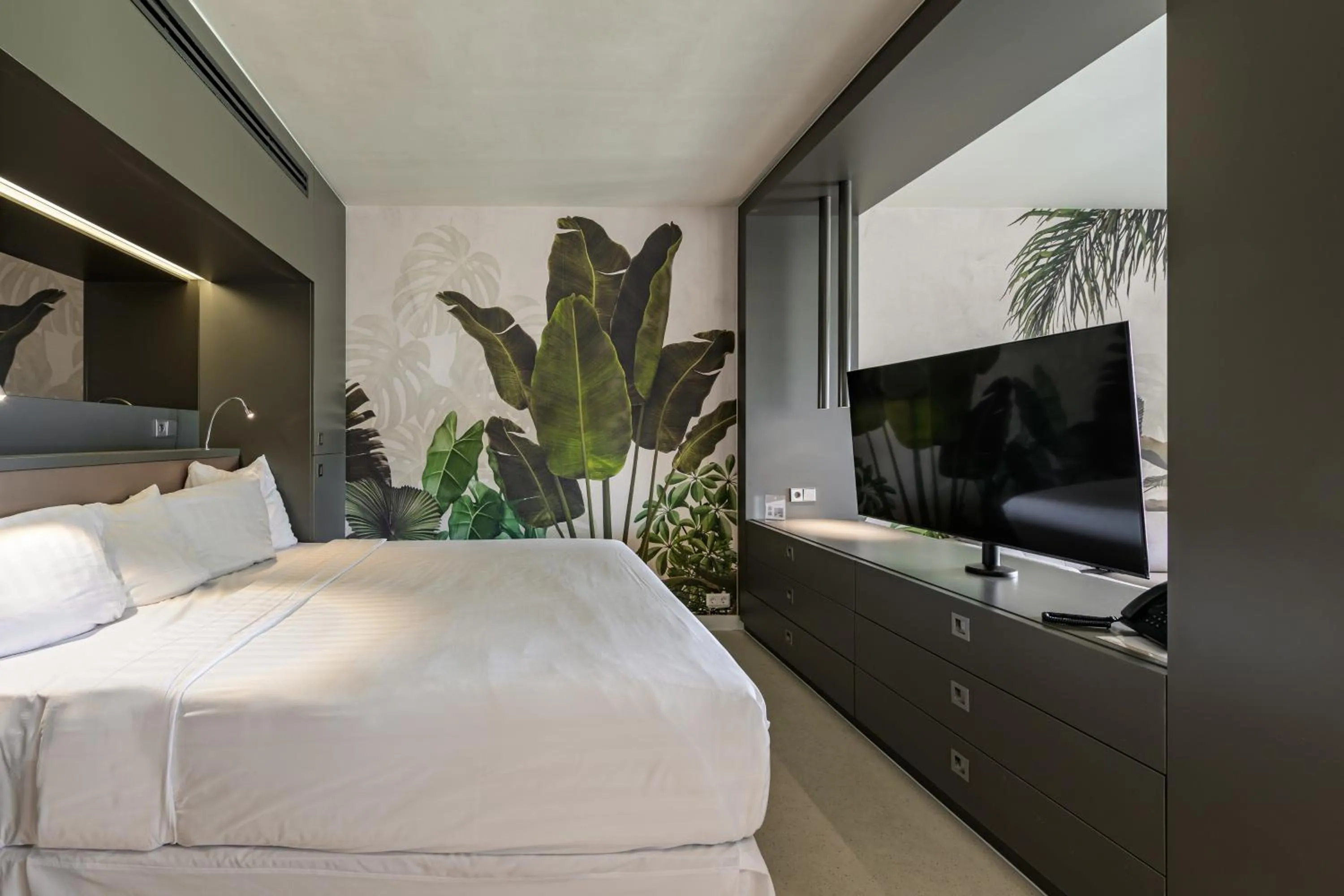 Bed in Papagayo Beach Hotel