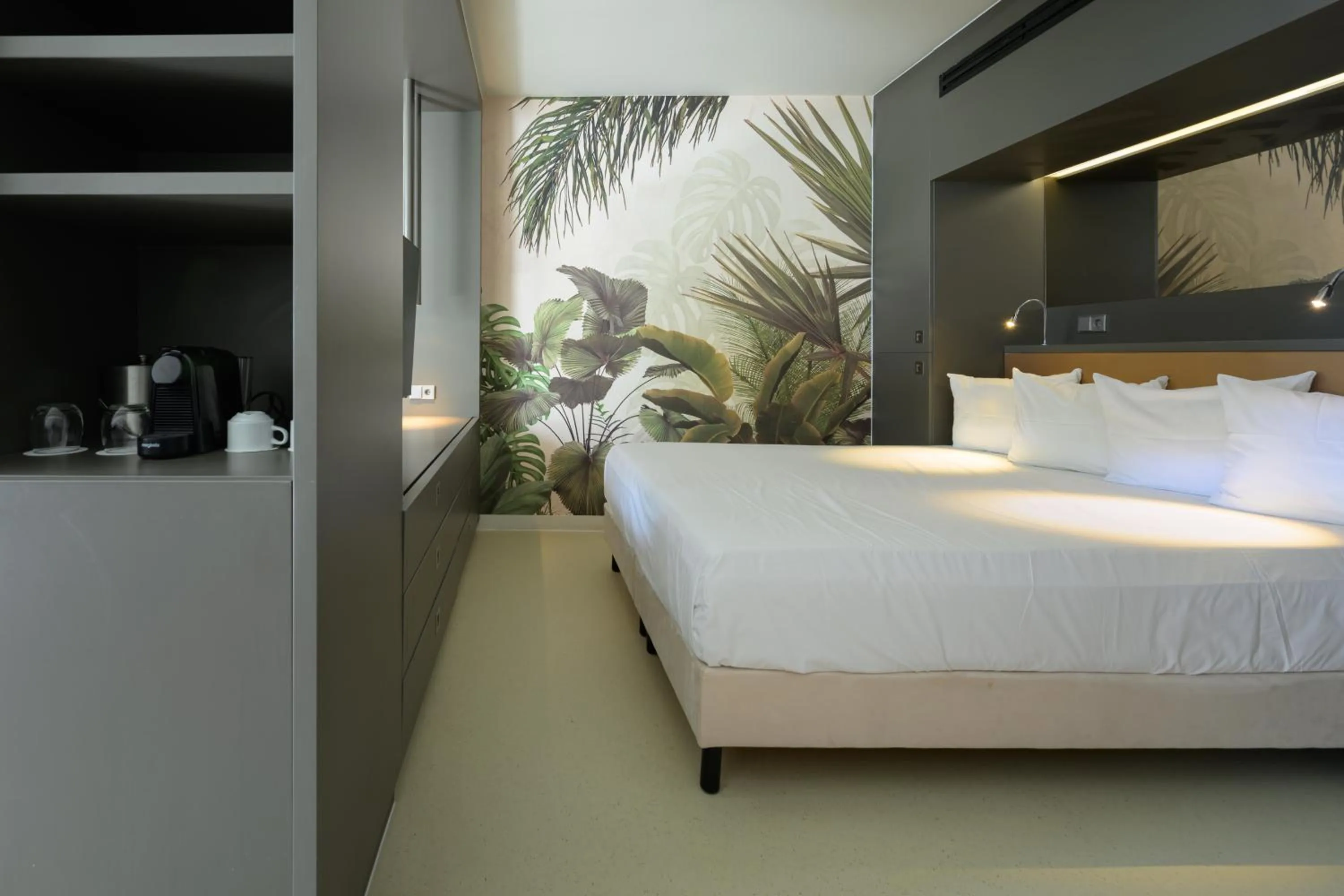 Bedroom, Bed in Papagayo Beach Hotel