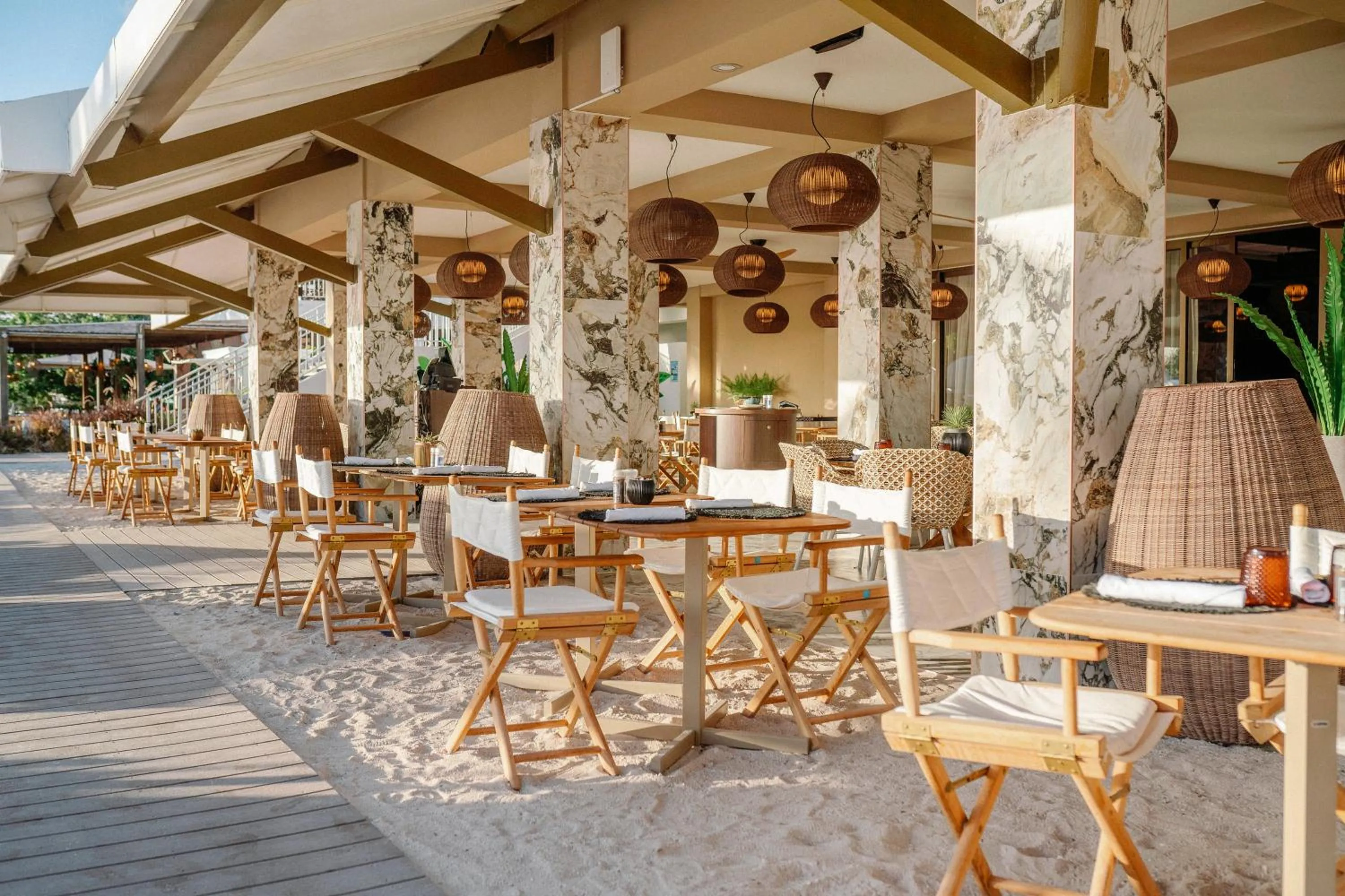 Restaurant/places to eat in Papagayo Beach Hotel