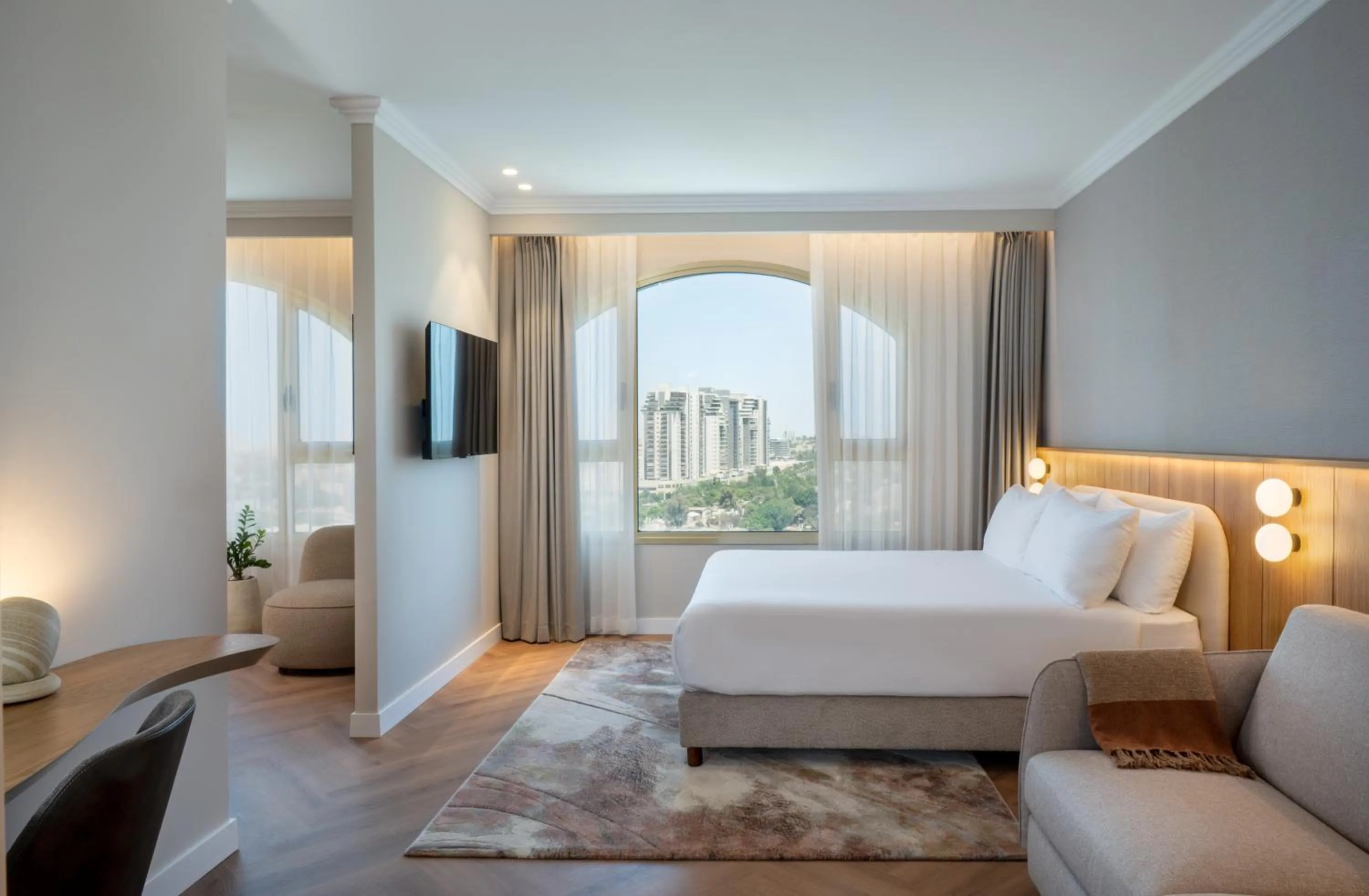 Bed in Leonardo Hotel Negev