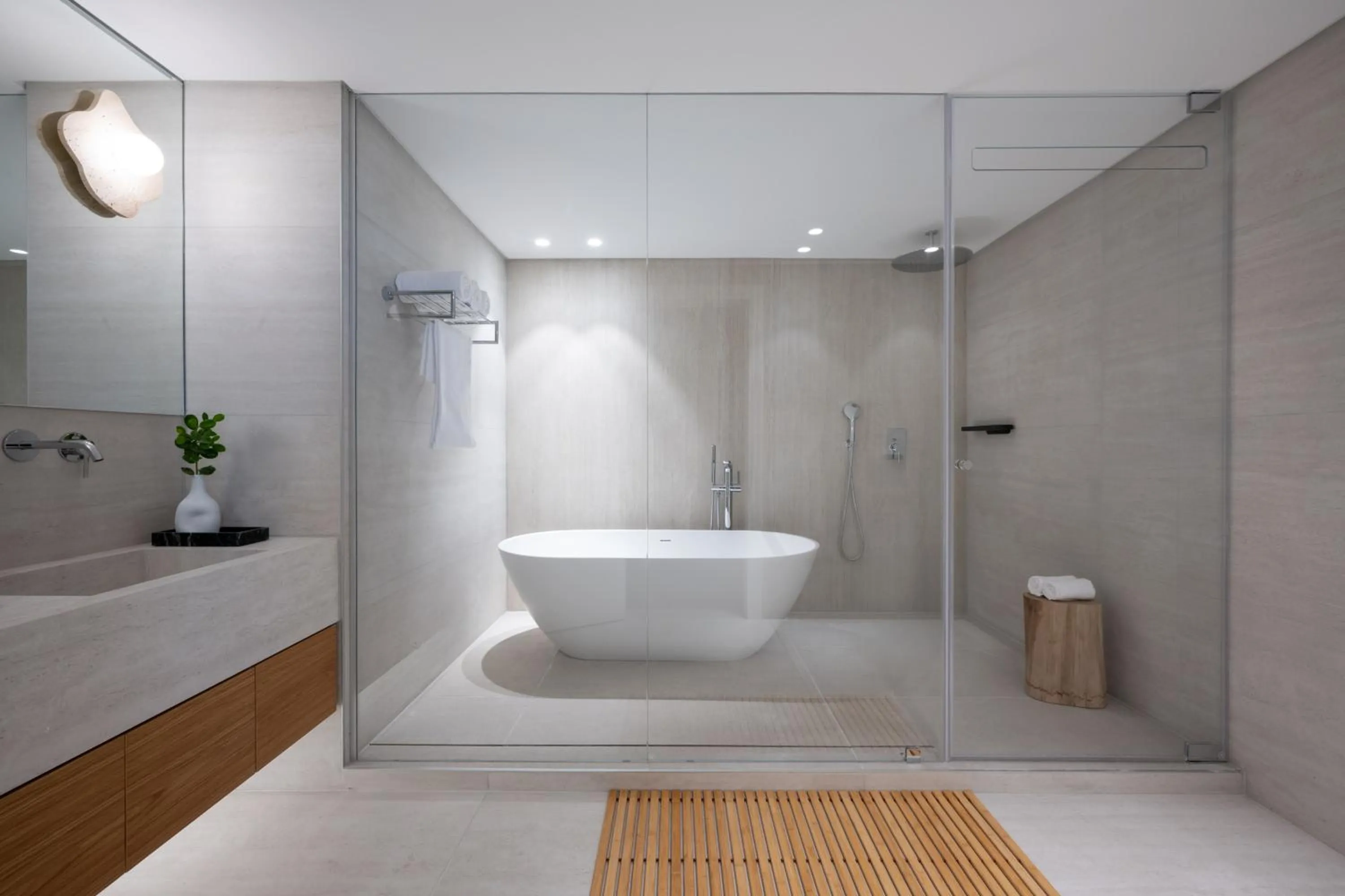 Bath in Leonardo Hotel Negev