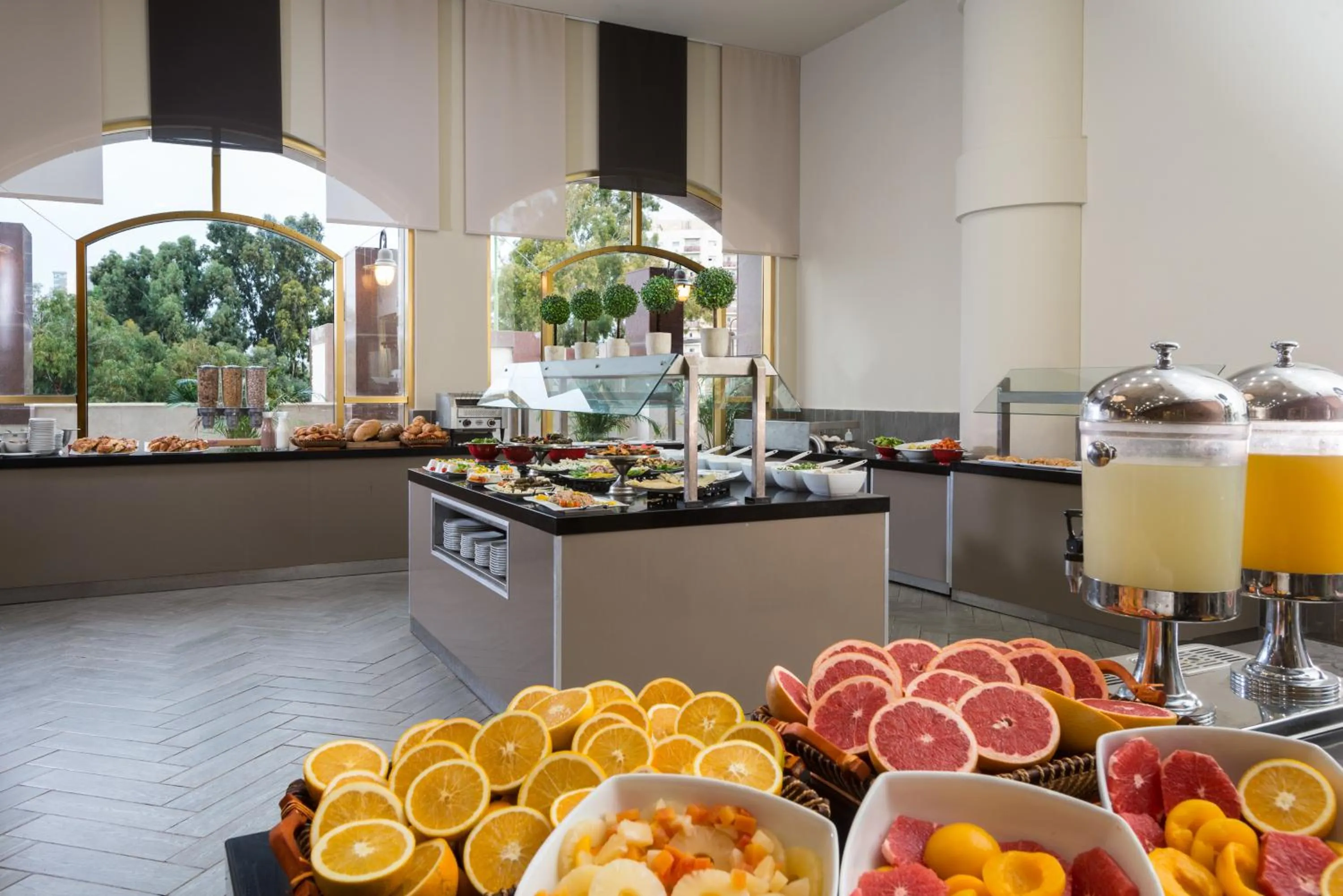 Food in Leonardo Hotel Negev