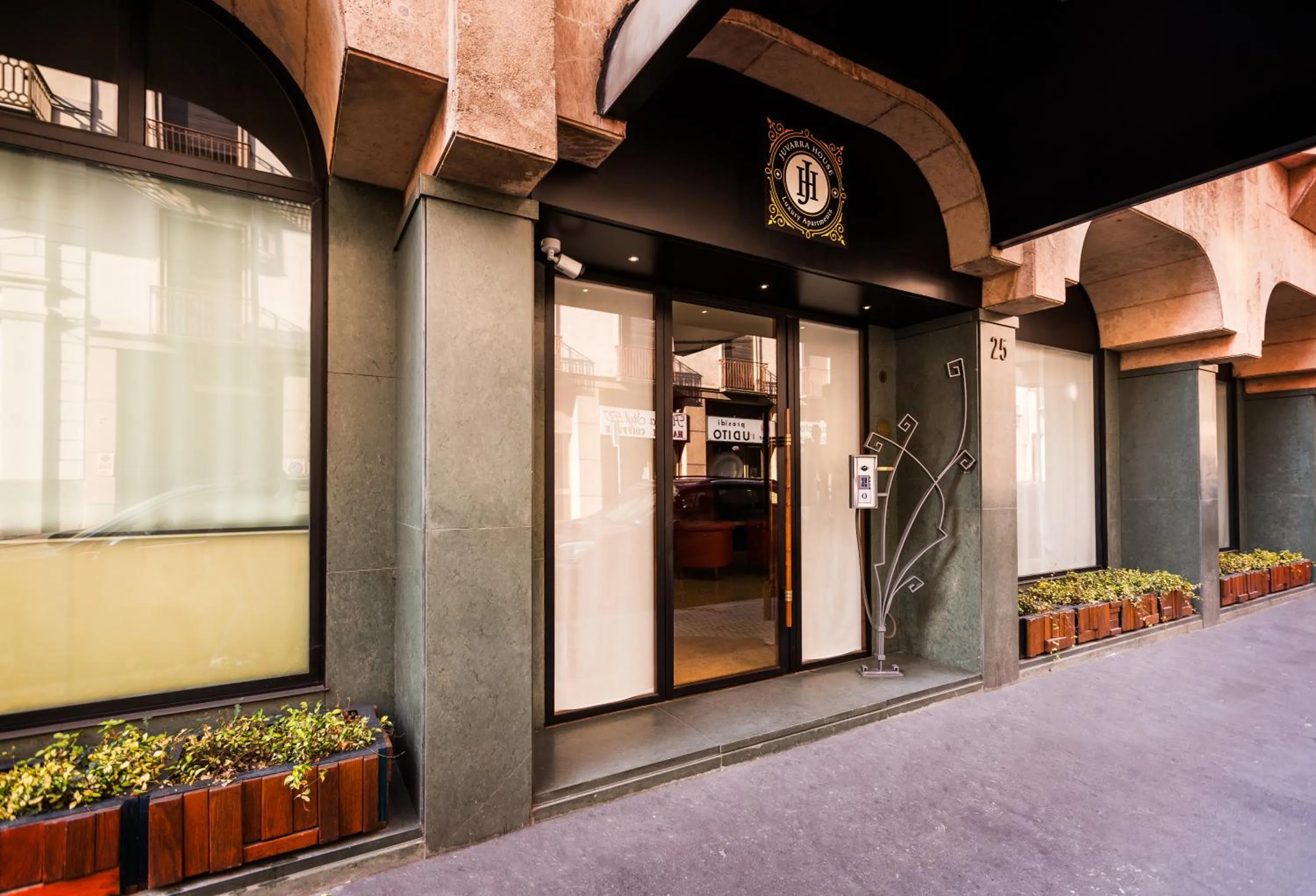 Juvarrahouse Luxury Apartments