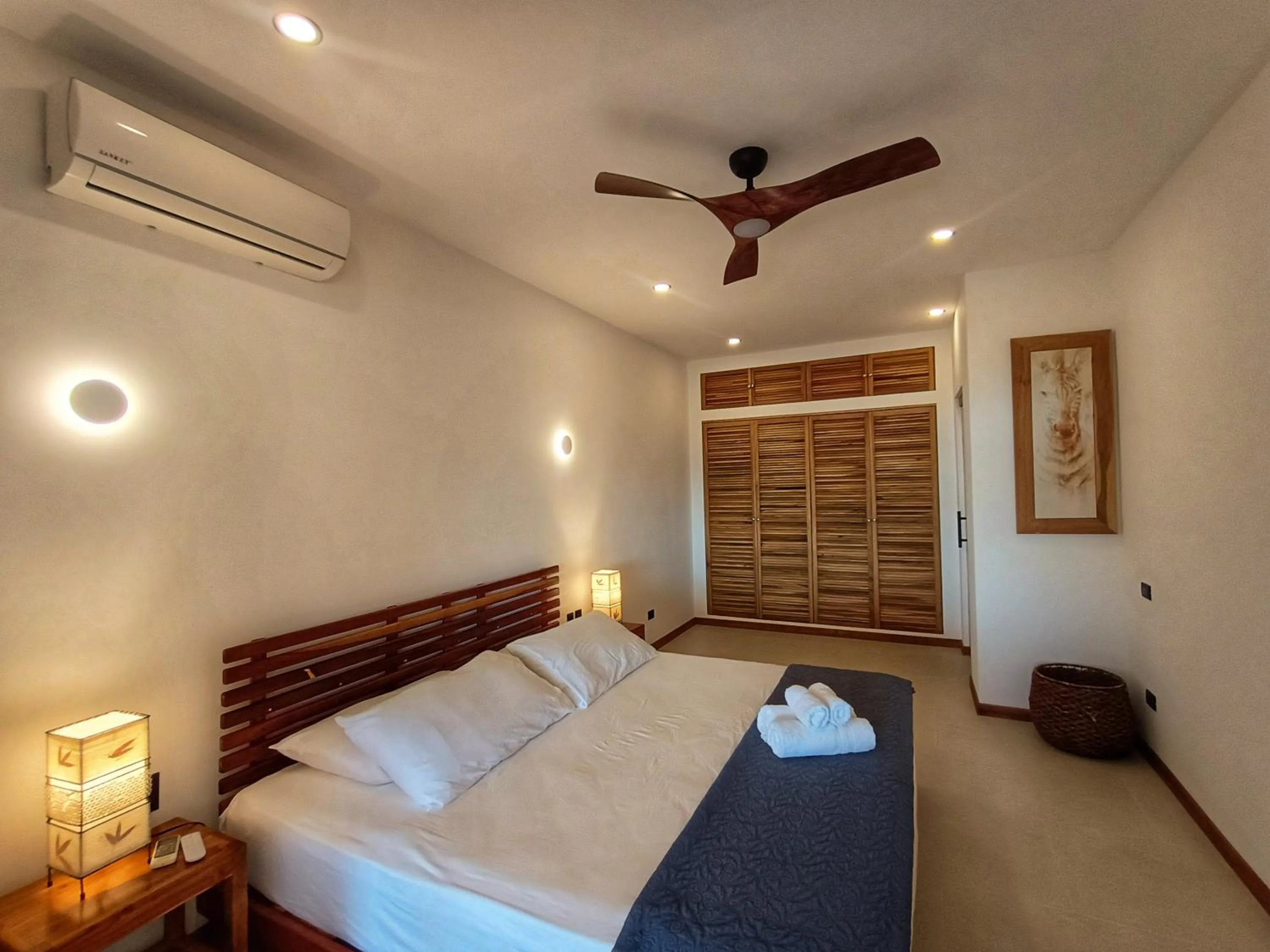 Bedroom, Bed in Vista Naranja Ocean View - Suite Apartment