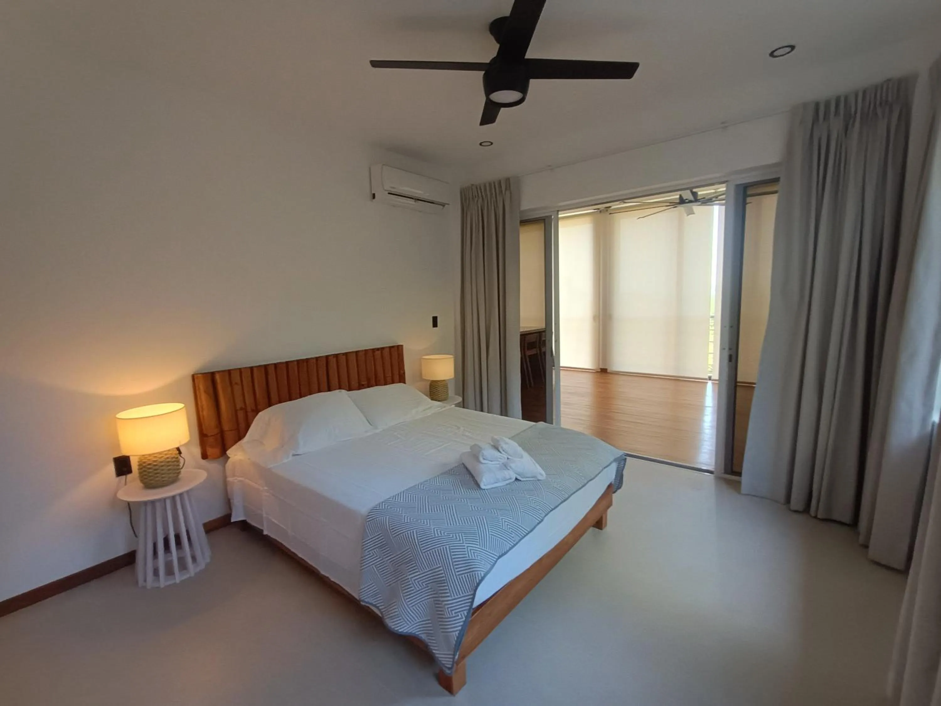 Photo of the whole room, Bed in Vista Naranja Ocean View - Suite Apartment