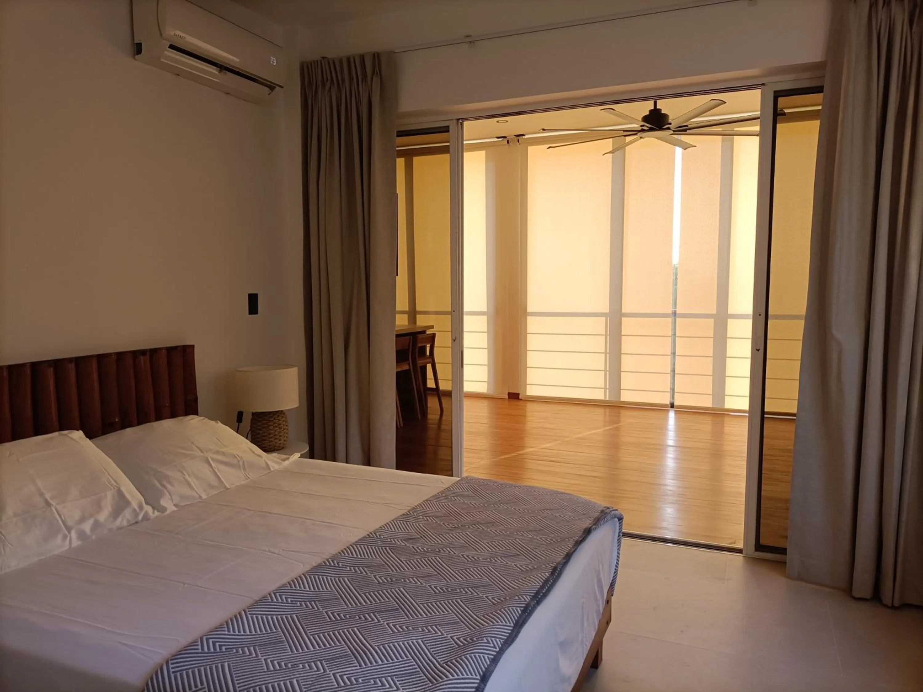 Photo of the whole room, Bed in Vista Naranja Ocean View - Suite Apartment