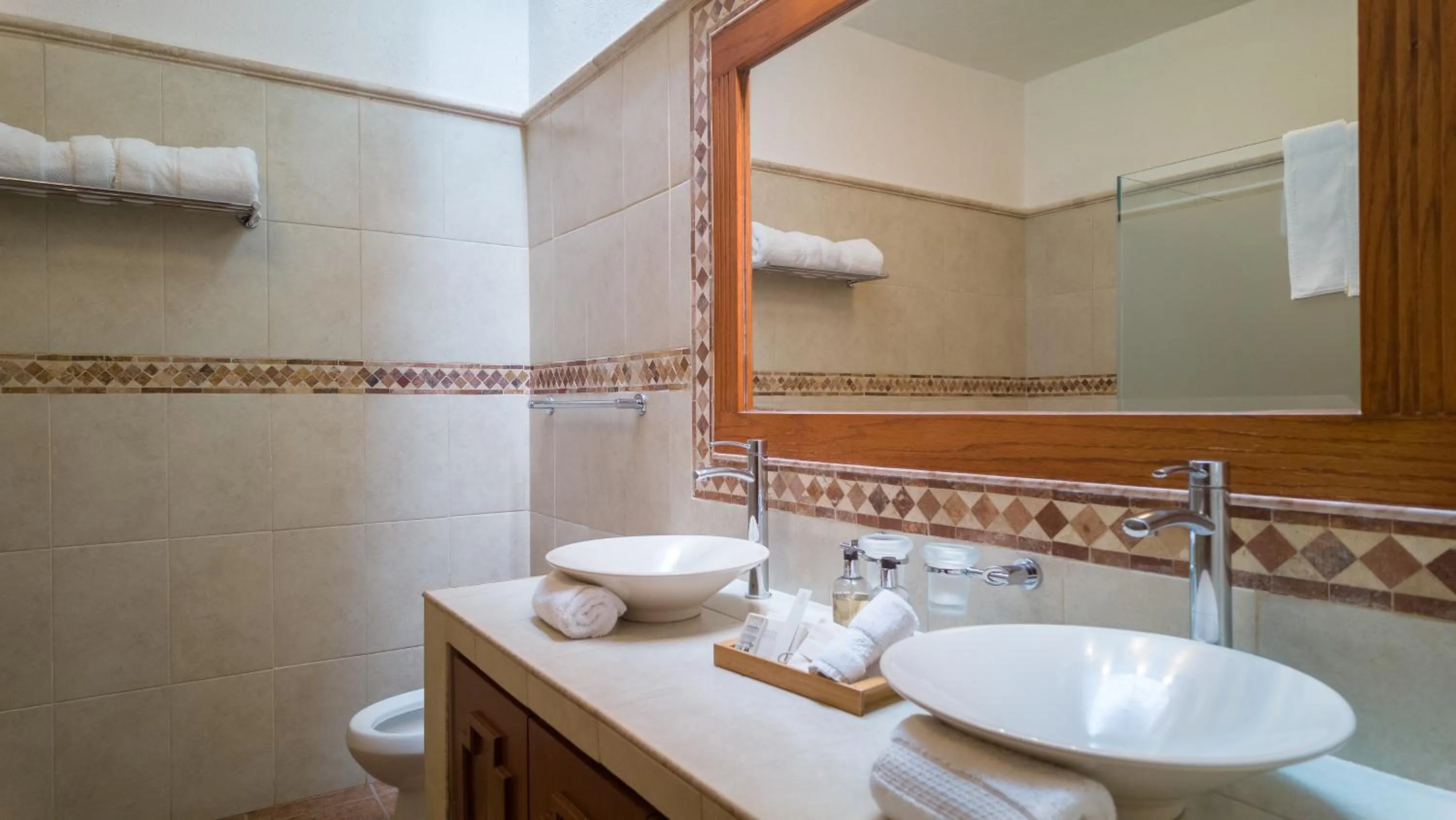 Bathroom in La Buena Vibra Wellness Resort & Spa