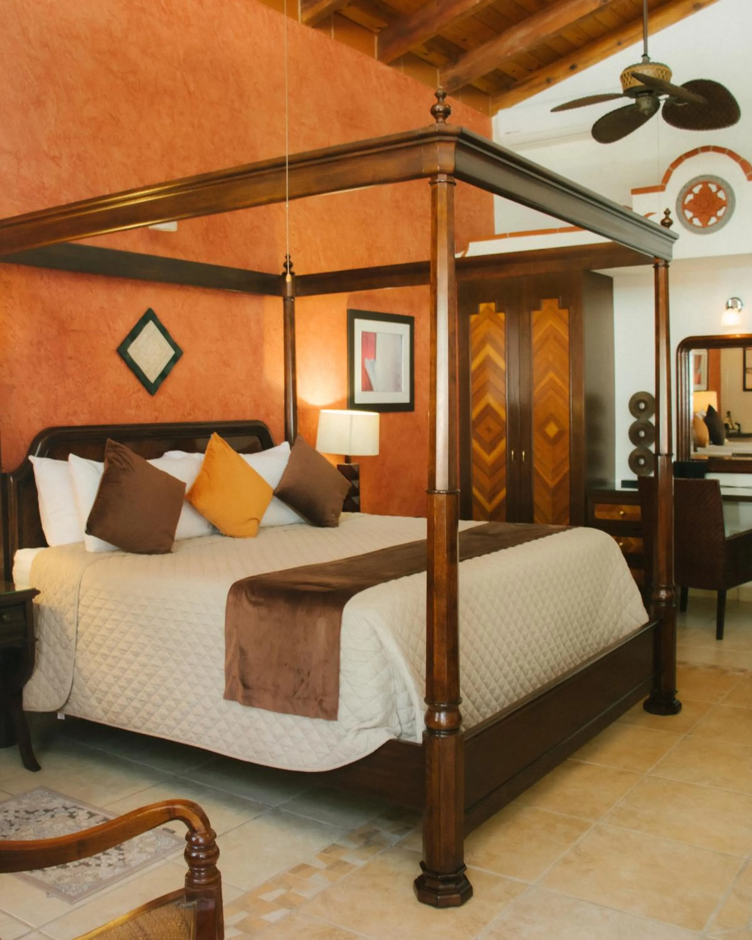 Bed in La Buena Vibra Wellness Resort & Spa