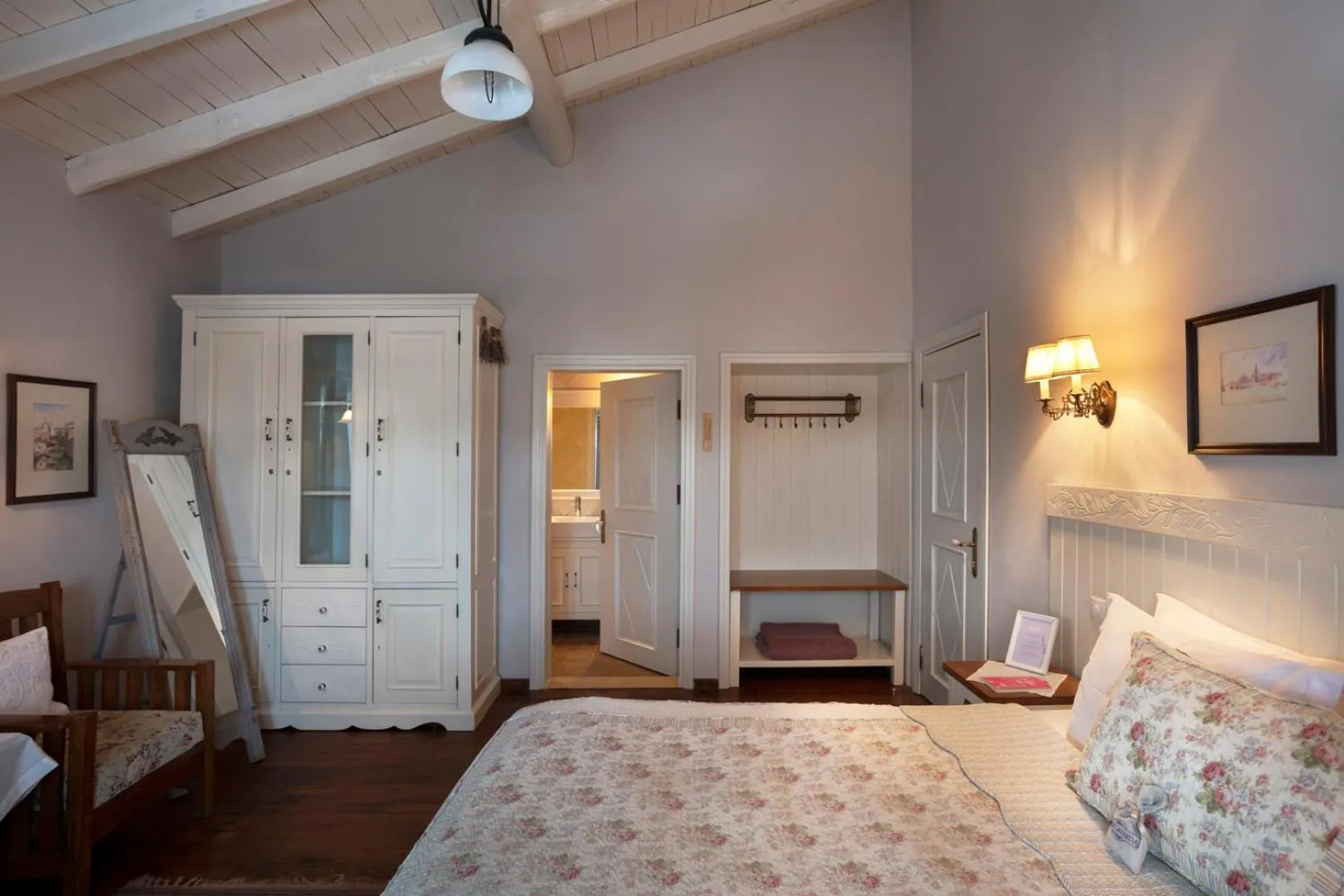 Bed in Casa Lavanda Boutique Hotel