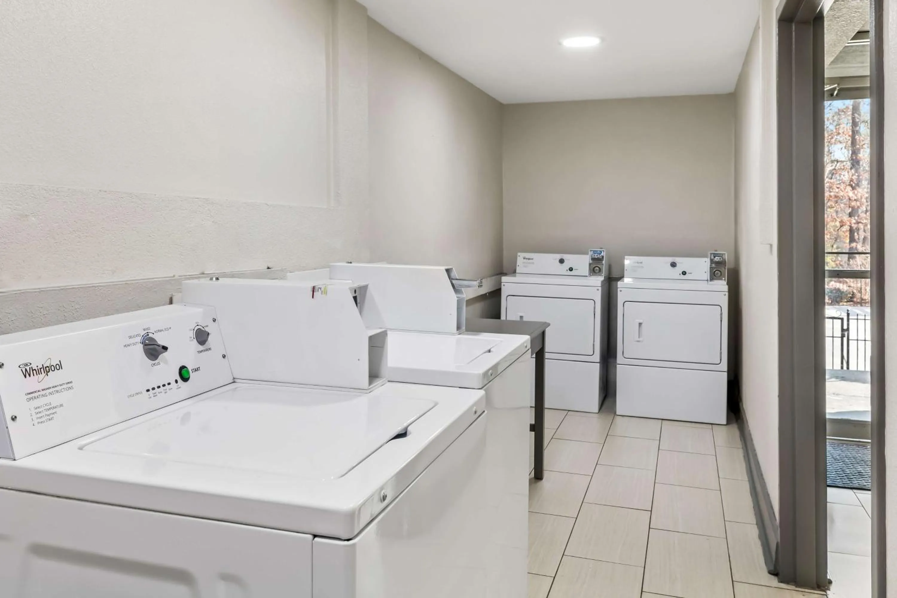 laundry in Best Western Atlanta Cumberland Galleria Hotel