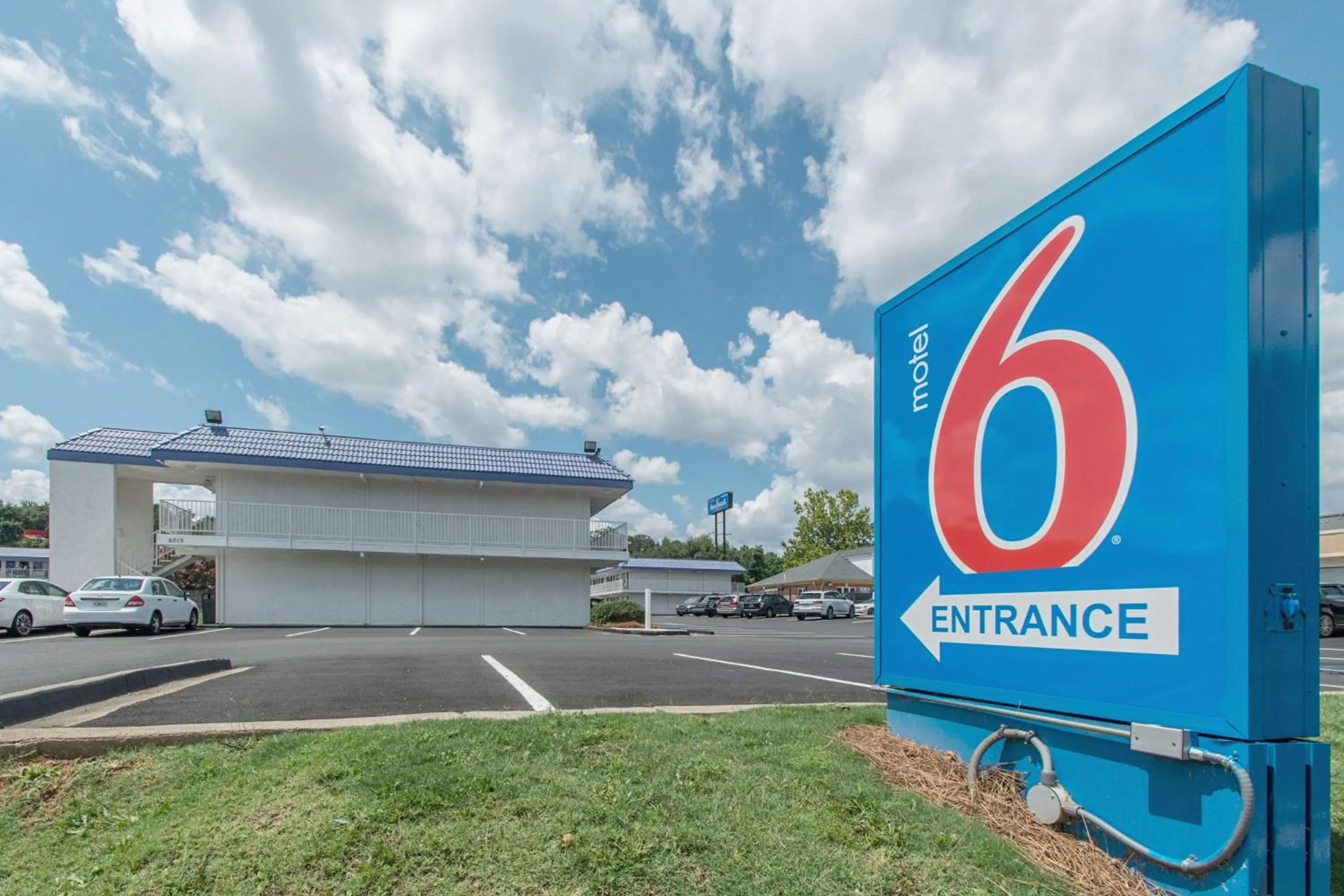 Property building in Motel 6-Norcross, GA - Atlanta Northeast