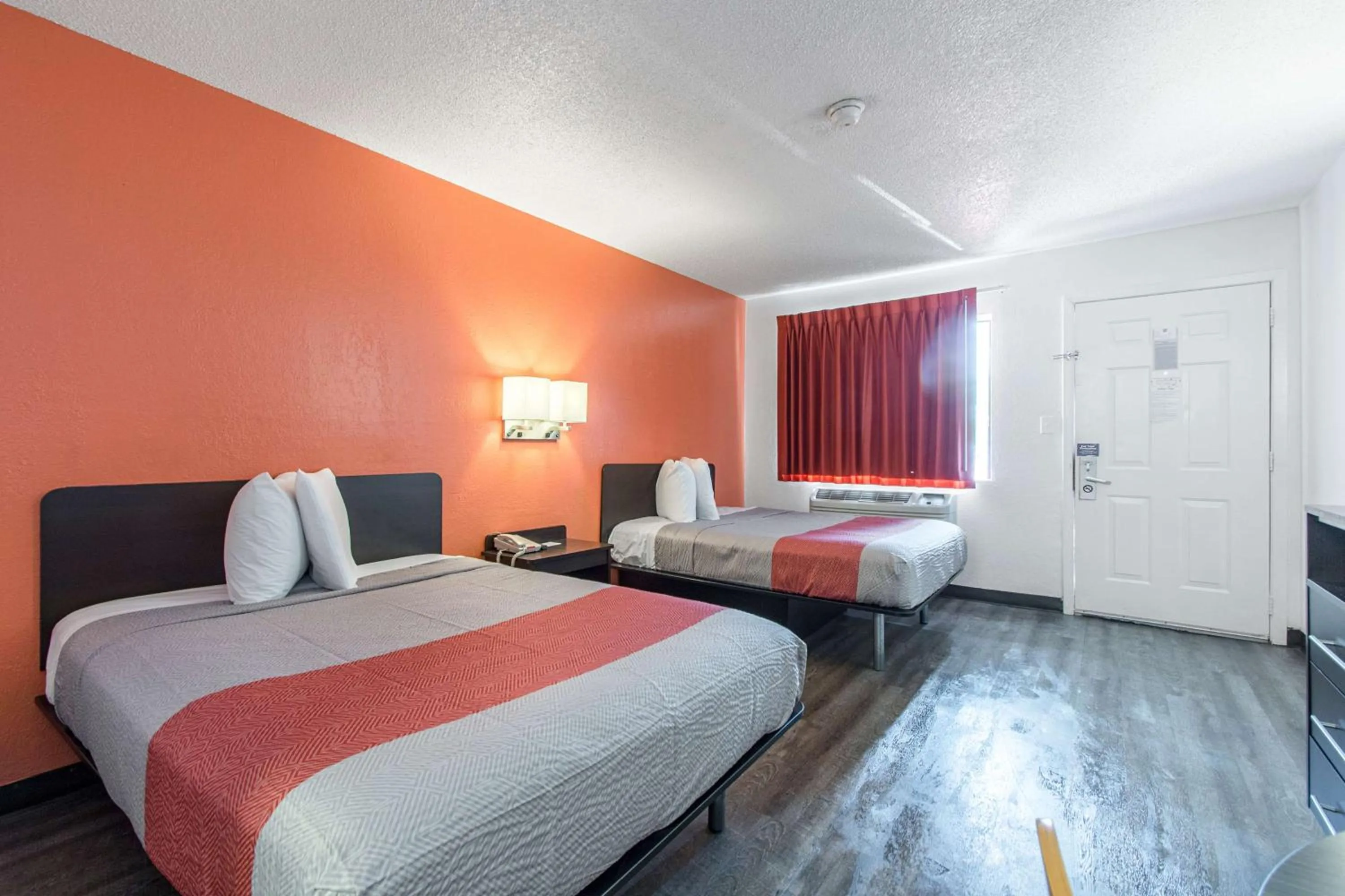 Bedroom, Bed in Motel 6-Norcross, GA - Atlanta Northeast