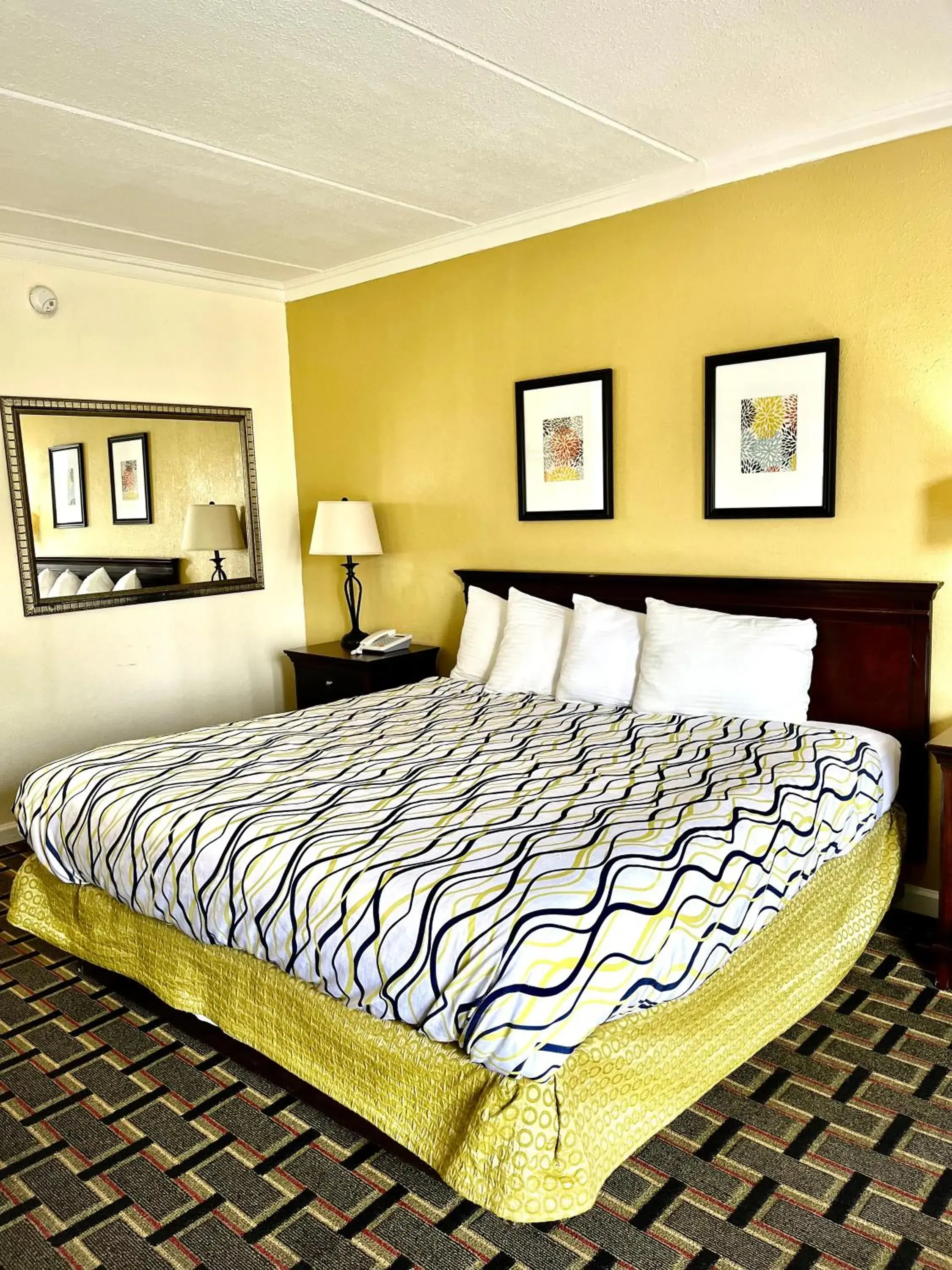 King Room in West Bank Inn King Room in West Bank Inn