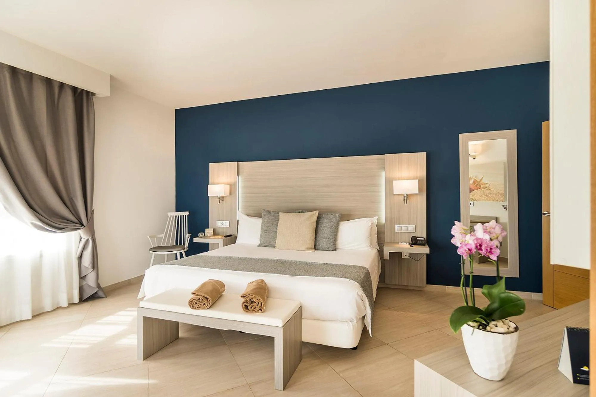 Photo of the whole room, Bed in Royal Palm Resort & Spa - Adults Only