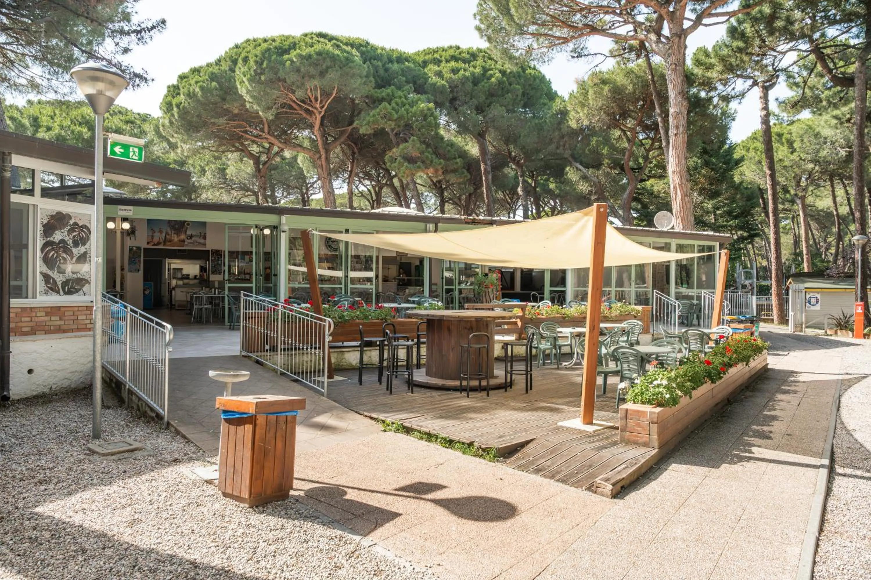 Lounge or bar in Club del Sole Marina Romea Easy Camping Village