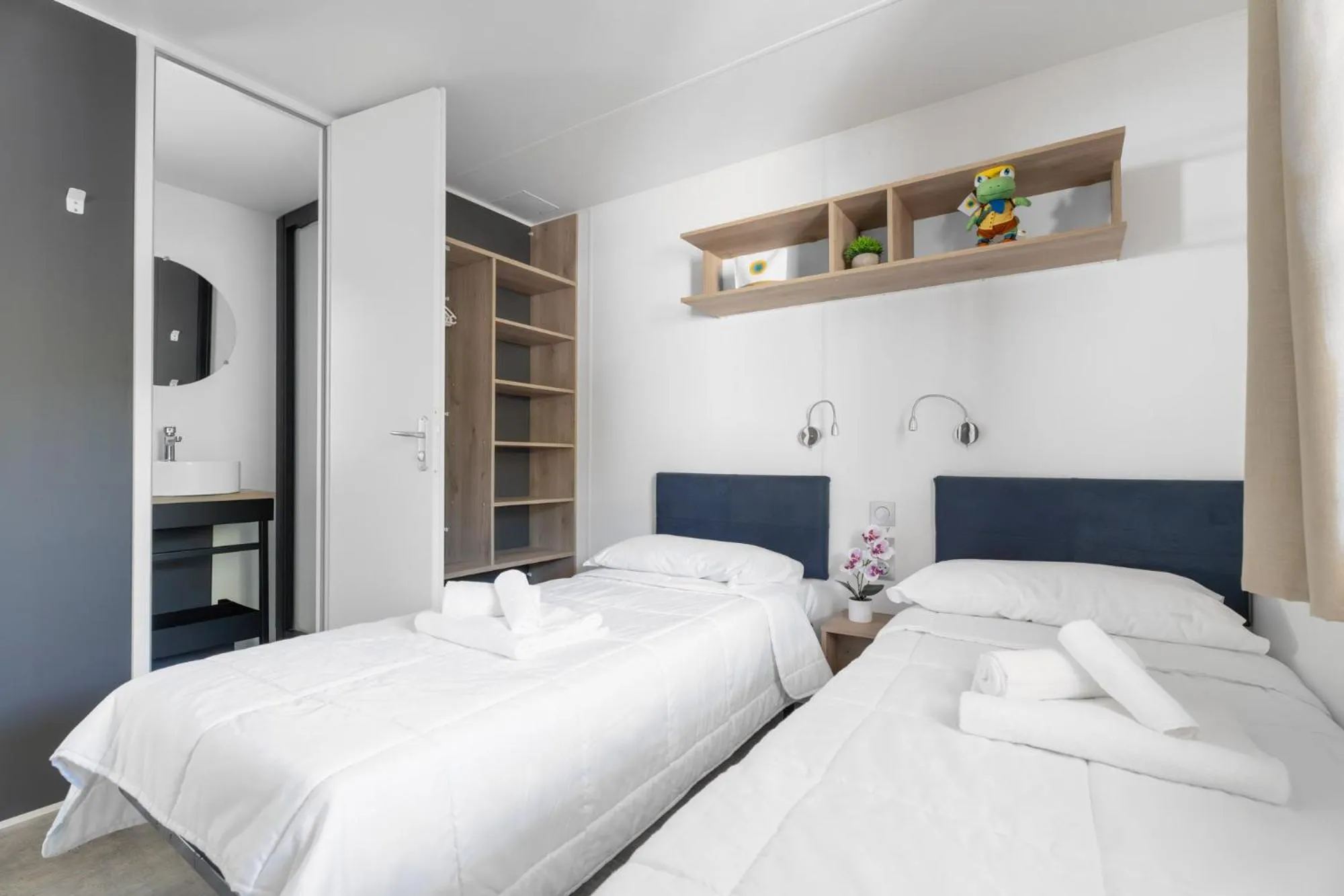 Bedroom, Bed in Club del Sole Marina Romea Easy Camping Village