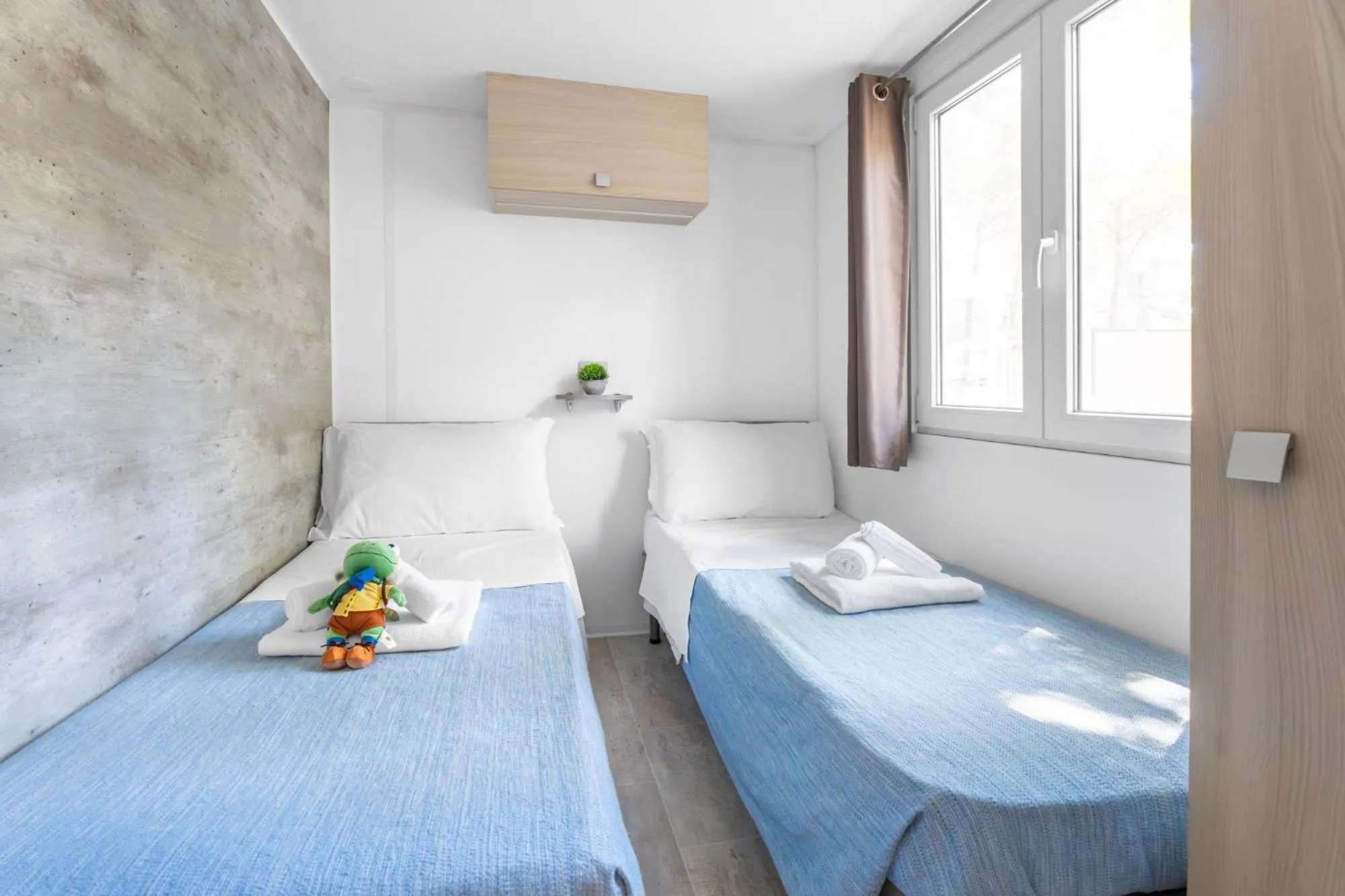 Bedroom, Bed in Club del Sole Marina Romea Easy Camping Village