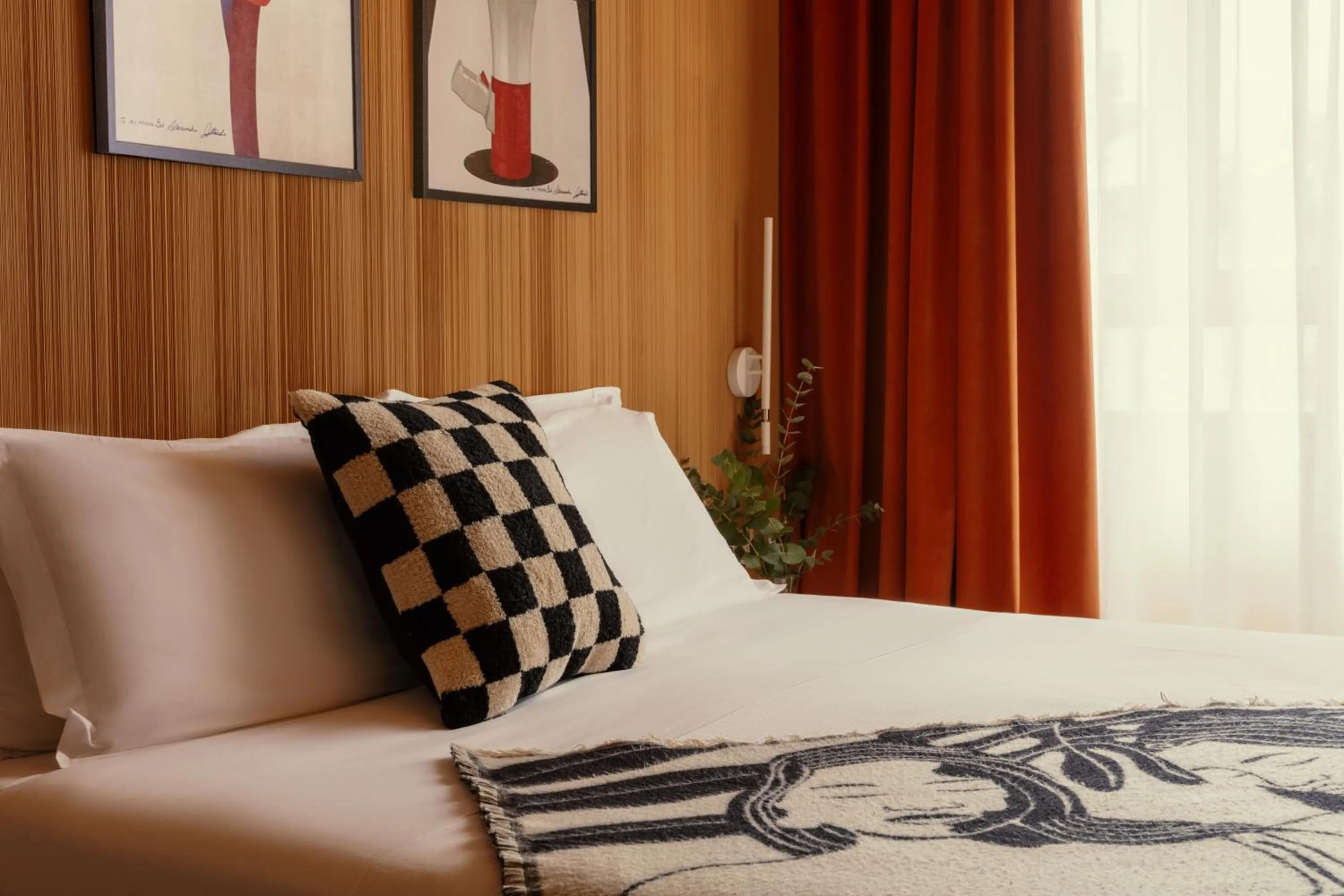 Bed in Bob W Milan Ticinese