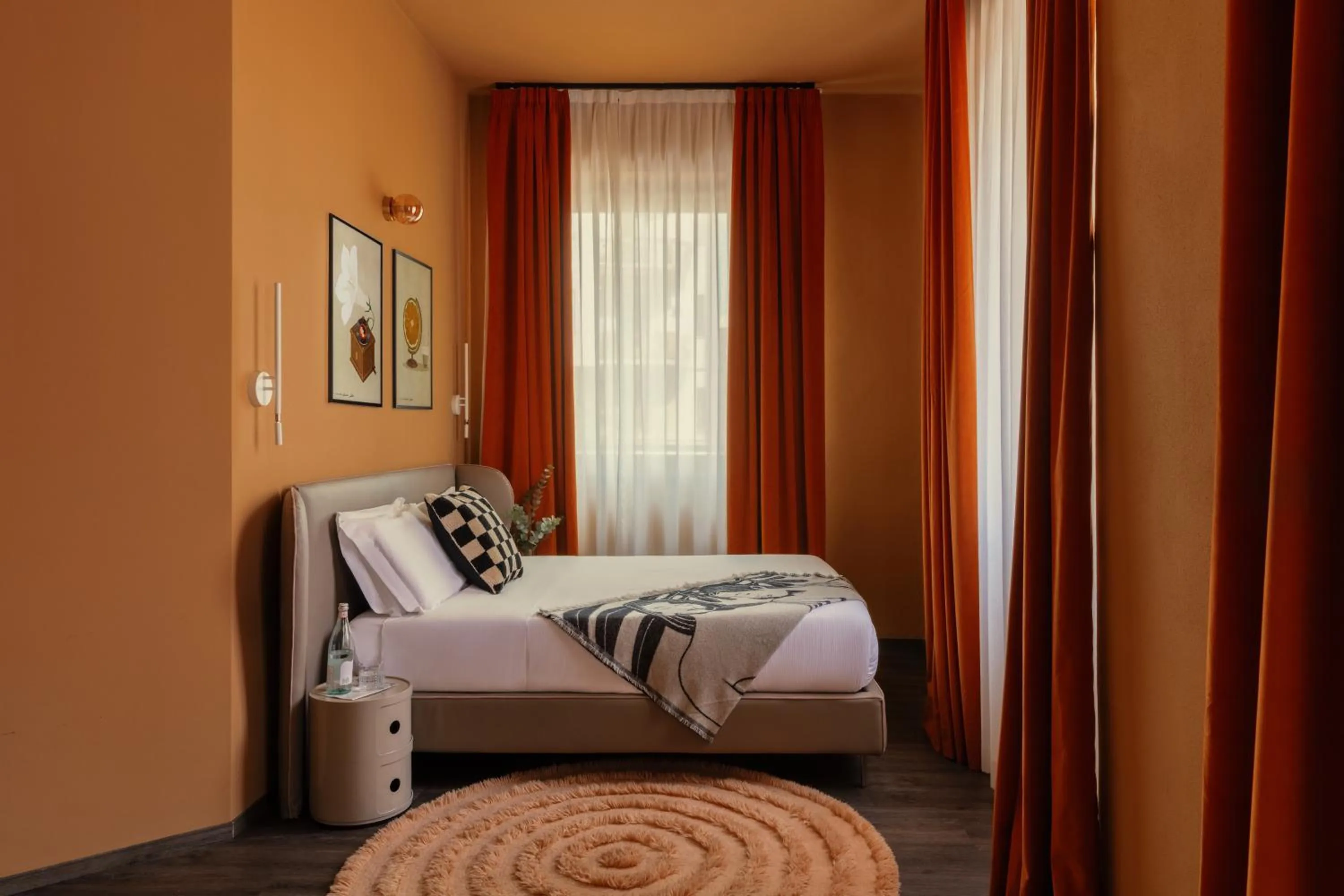 Bed in Bob W Milan Ticinese