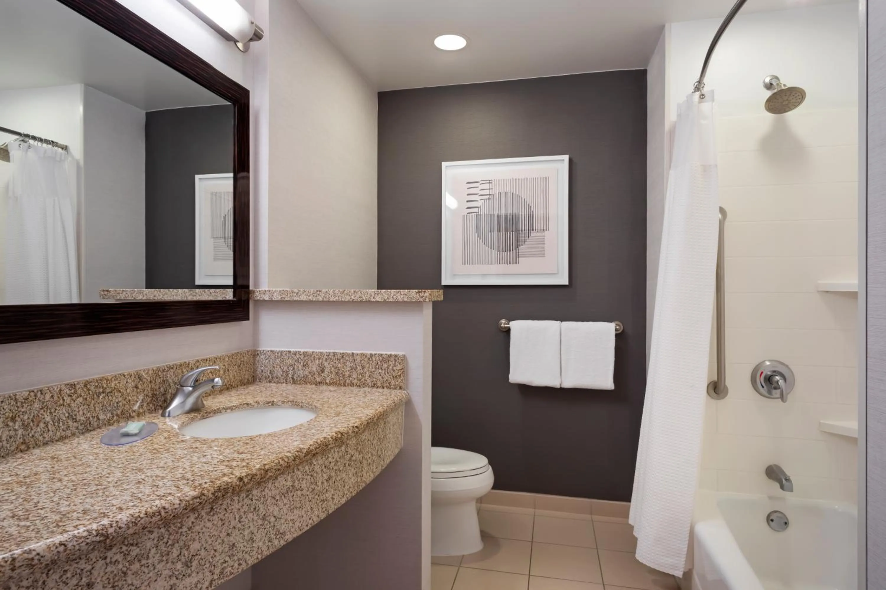 Shower in Courtyard Long Beach Airport