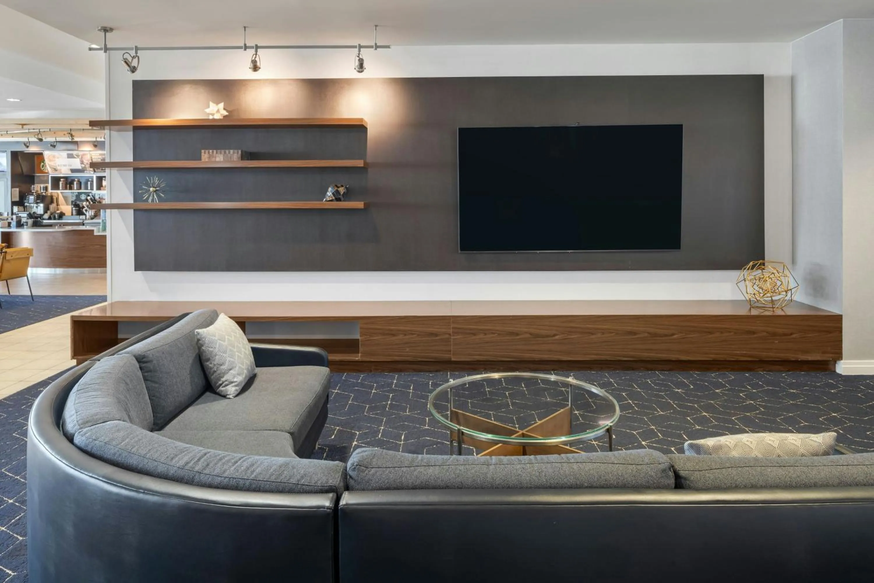 Lobby or reception in Courtyard Long Beach Airport