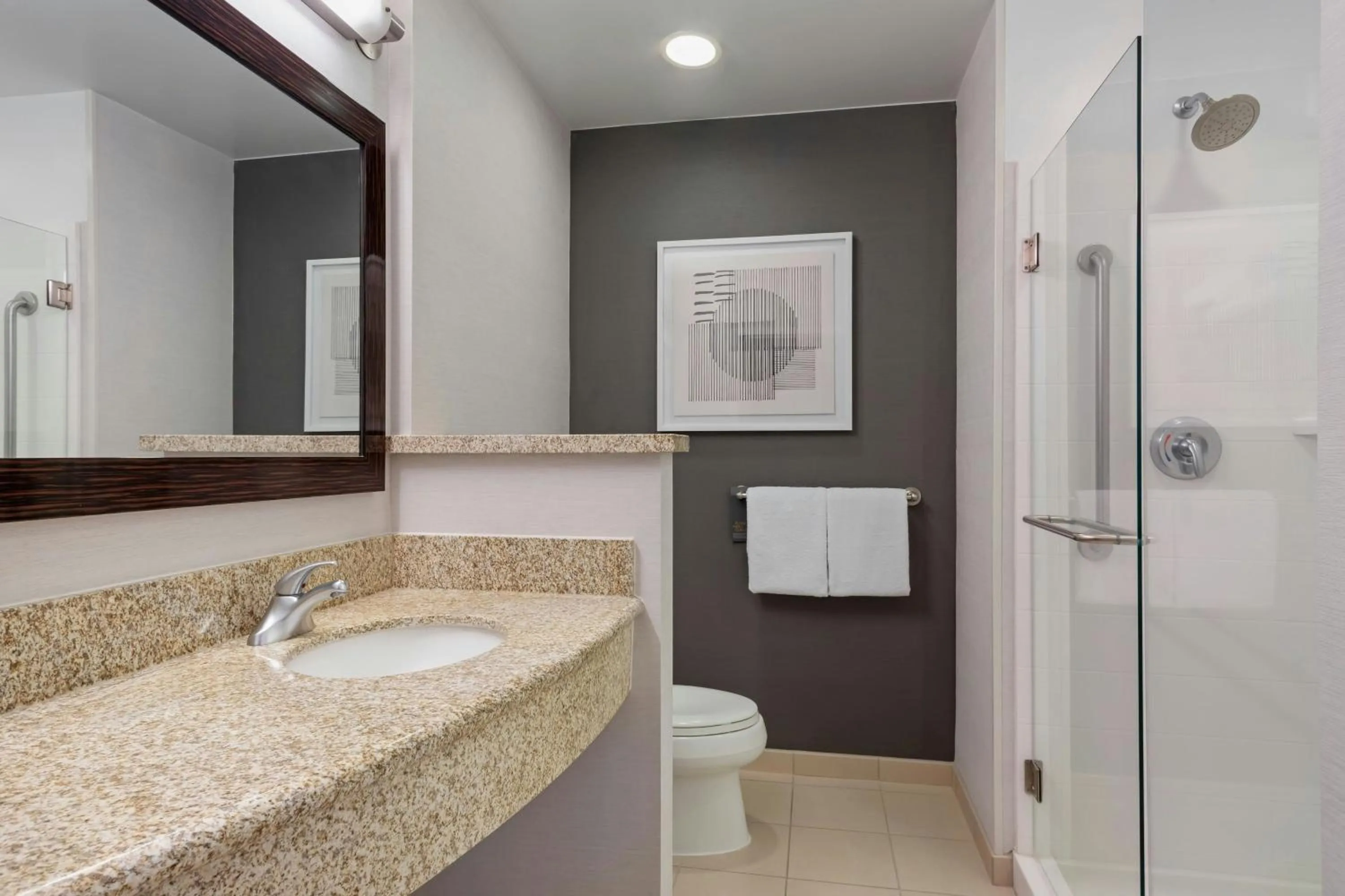 Bathroom in Courtyard Long Beach Airport