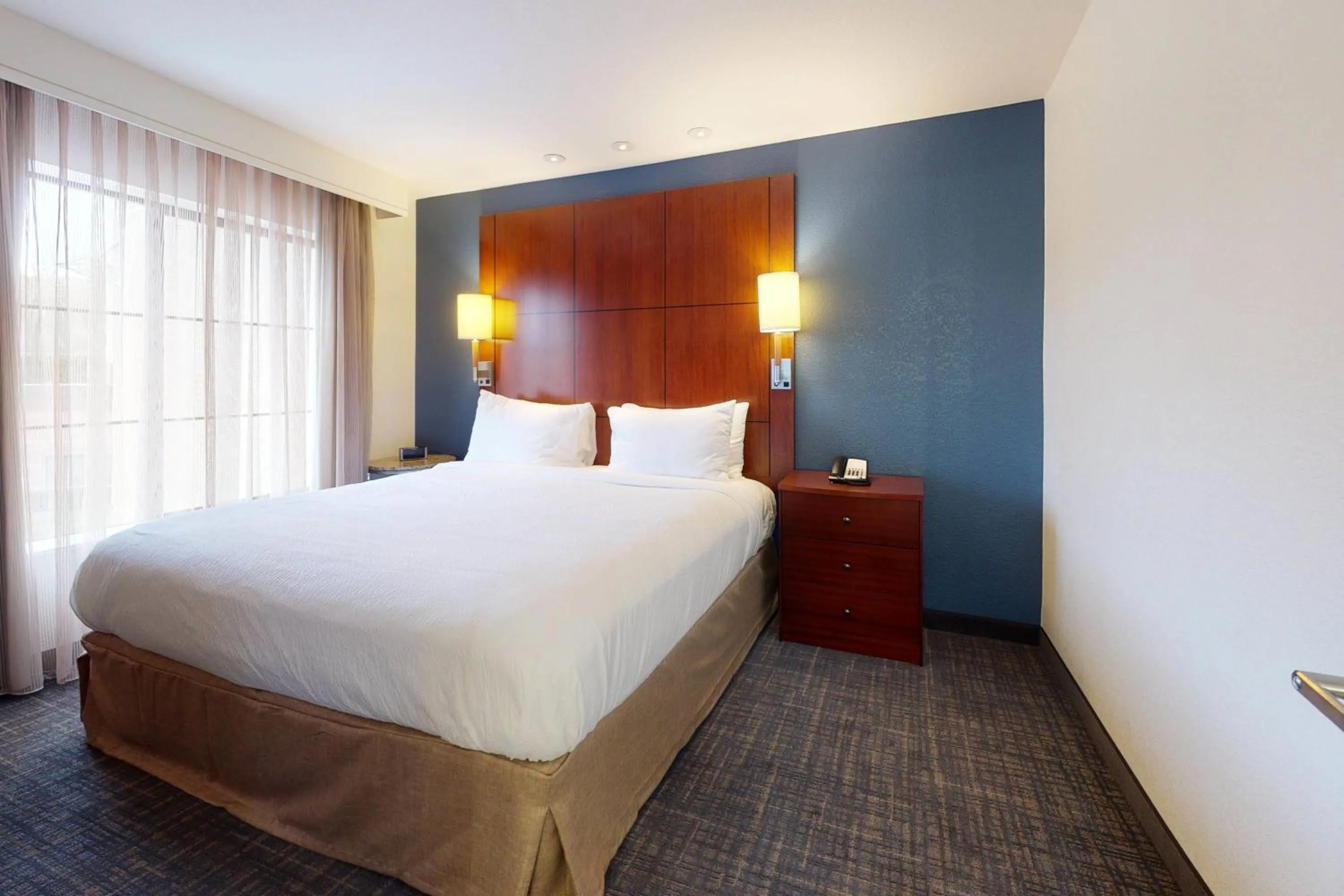 Bedroom, Bed in Residence Inn San Diego Del Mar