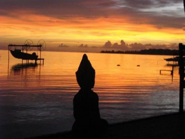 Night in Bora Bora Bungalove