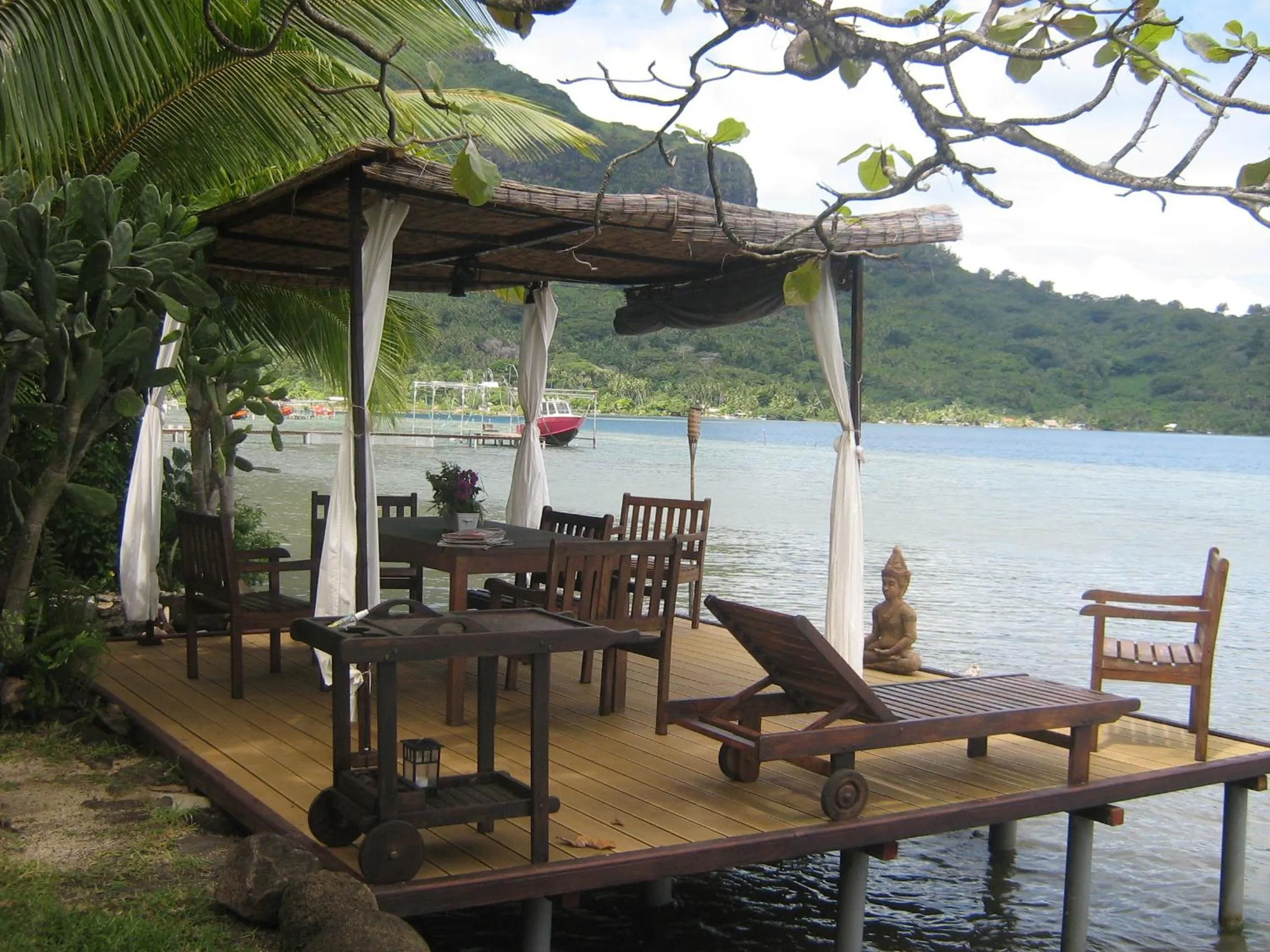 Restaurant/places to eat in Bora Bora Bungalove