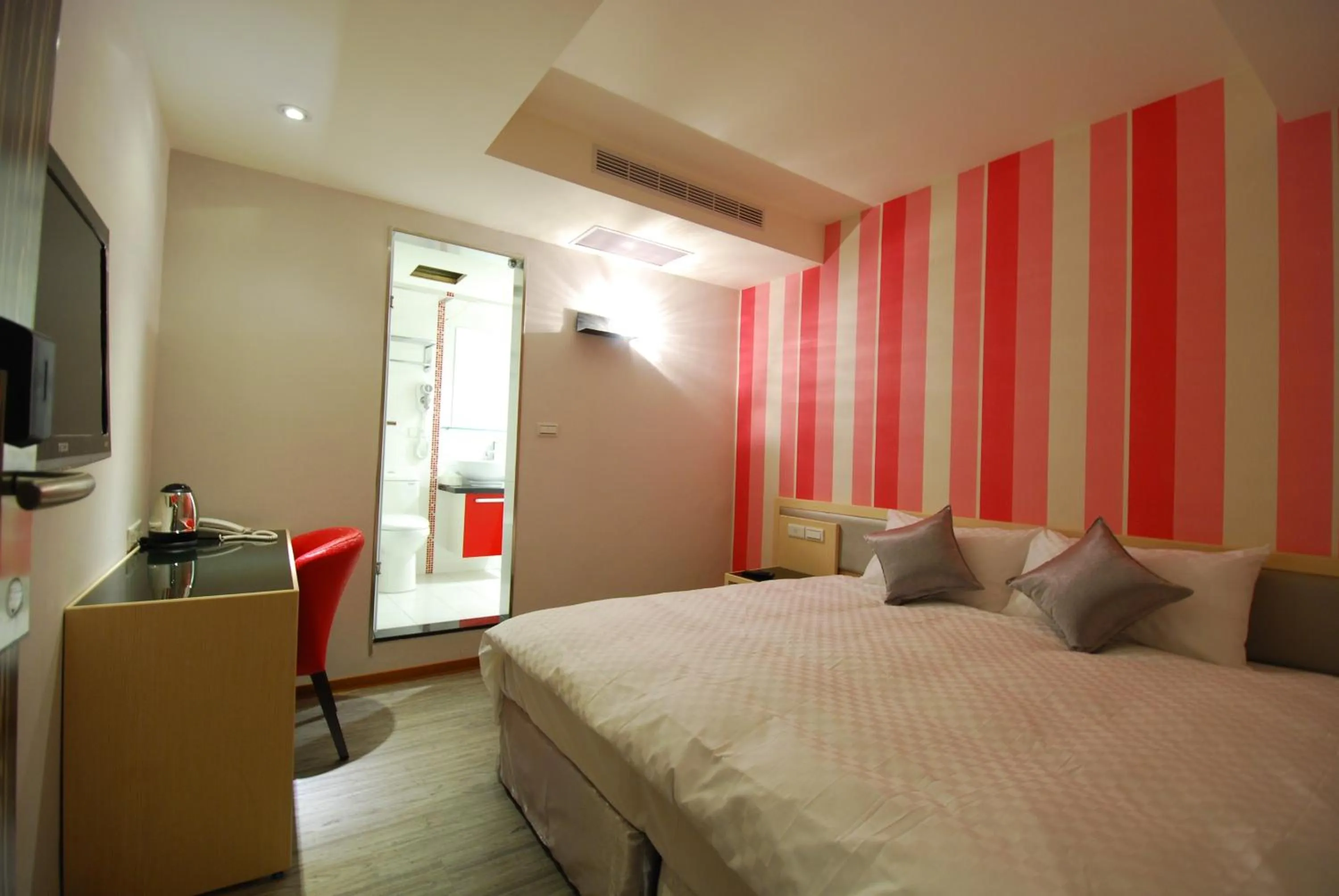 Bedroom, Bed in 欣欣旅店