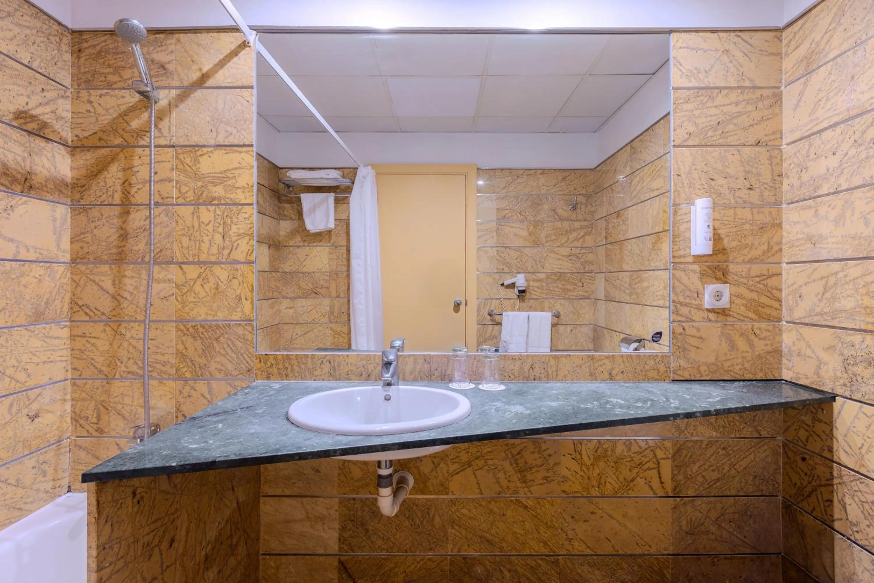 Bathroom in Moon Dreams Roquetas