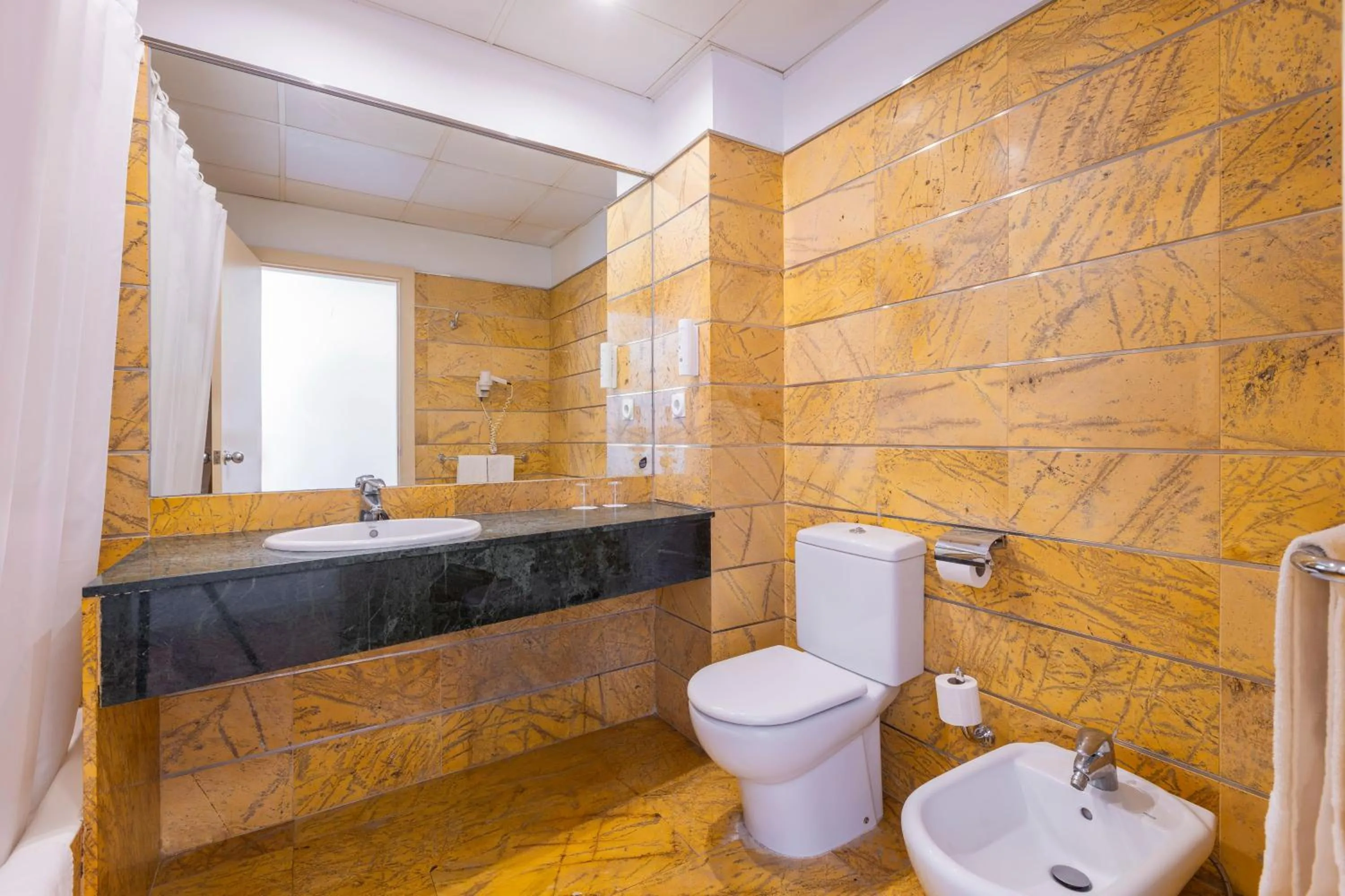 Bathroom in Moon Dreams Roquetas