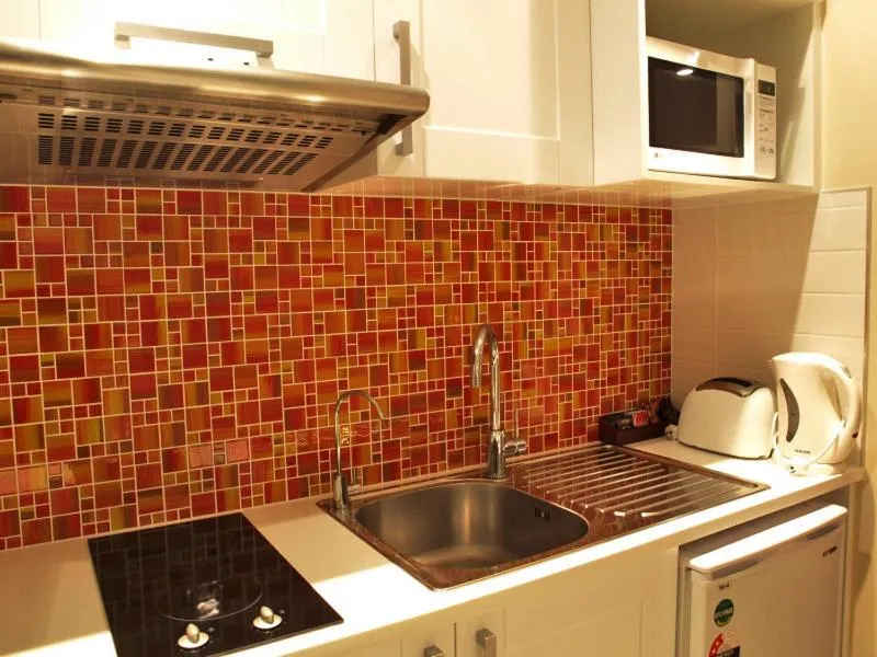 Kitchen or kitchenette in Albany Rosedale Motel