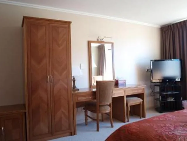 Decorative detail, Bed in Albany Rosedale Motel