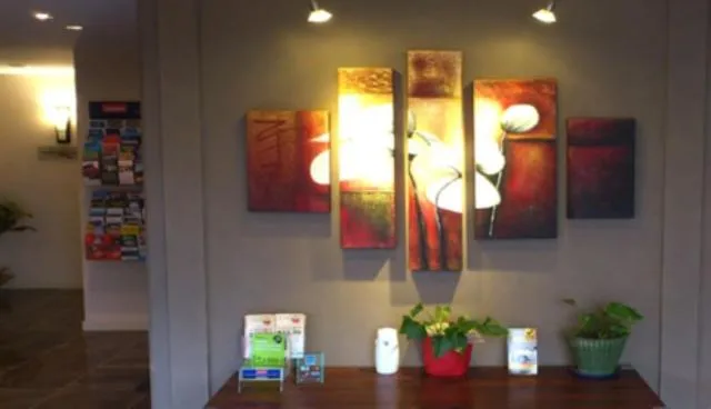 Decorative detail in Albany Rosedale Motel