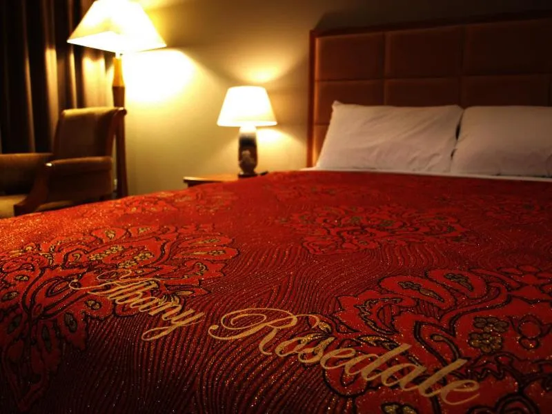 Bed in Albany Rosedale Motel