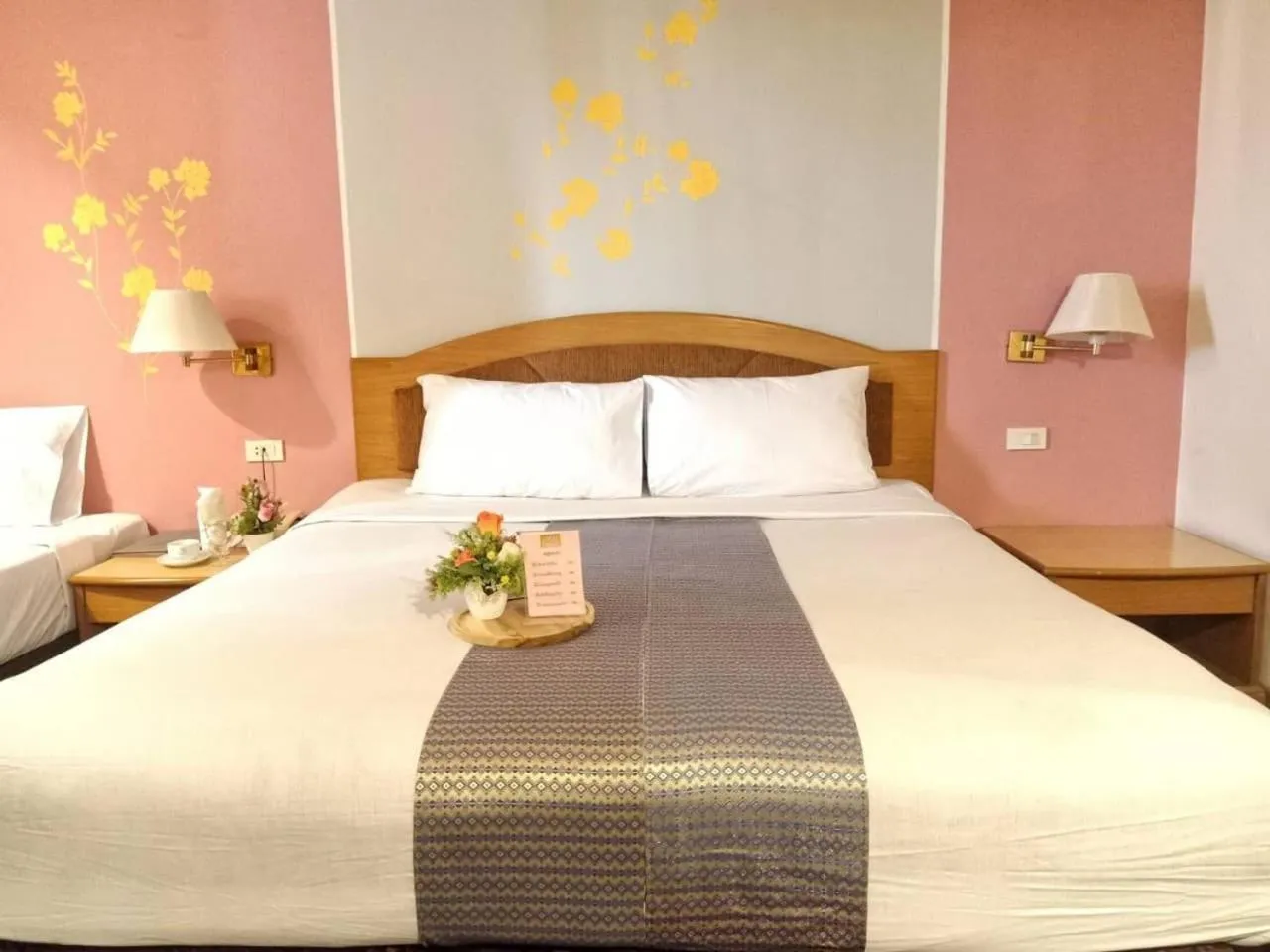 Sing Golden Place Hotel