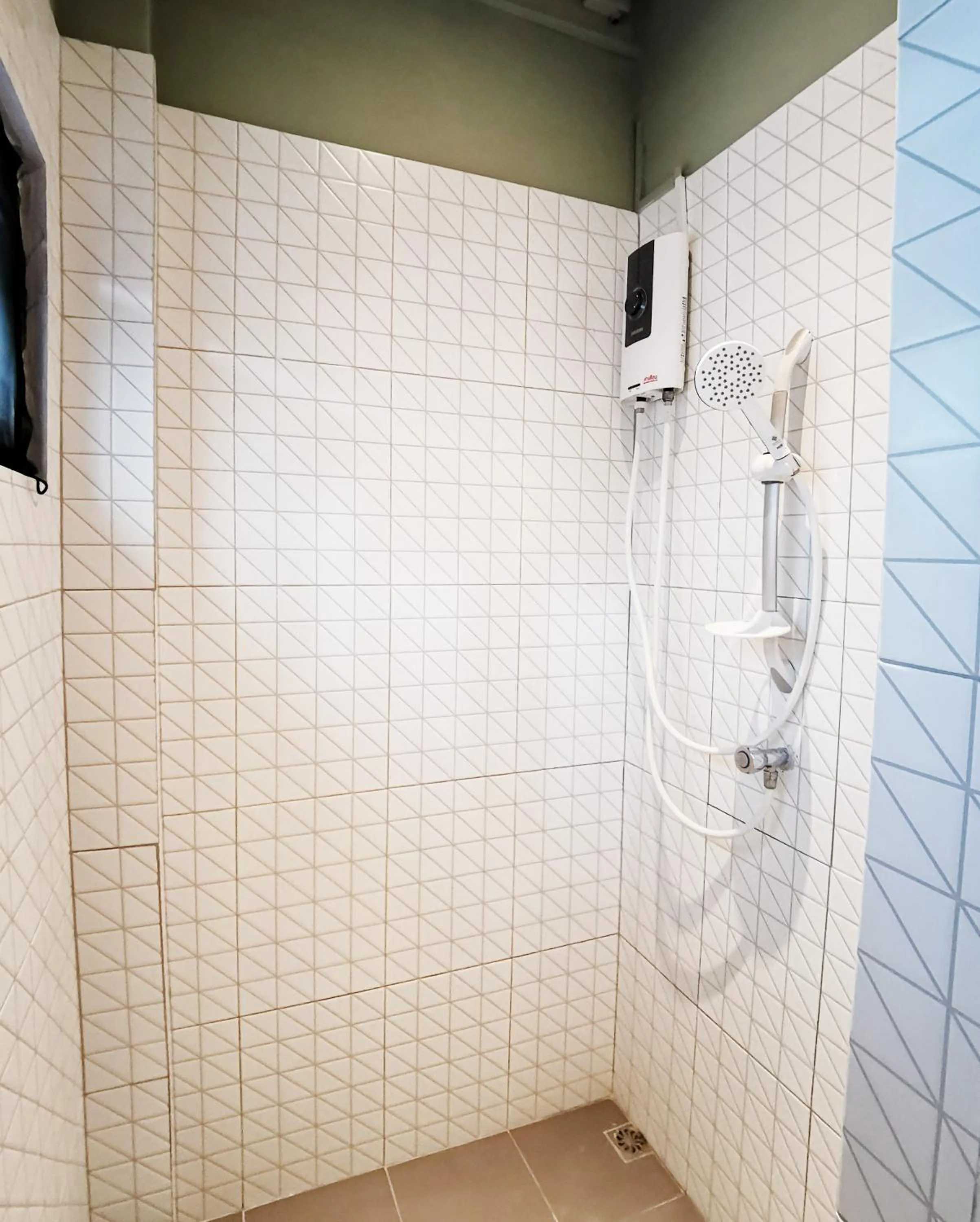 Shower in FORESTTEL.BKK