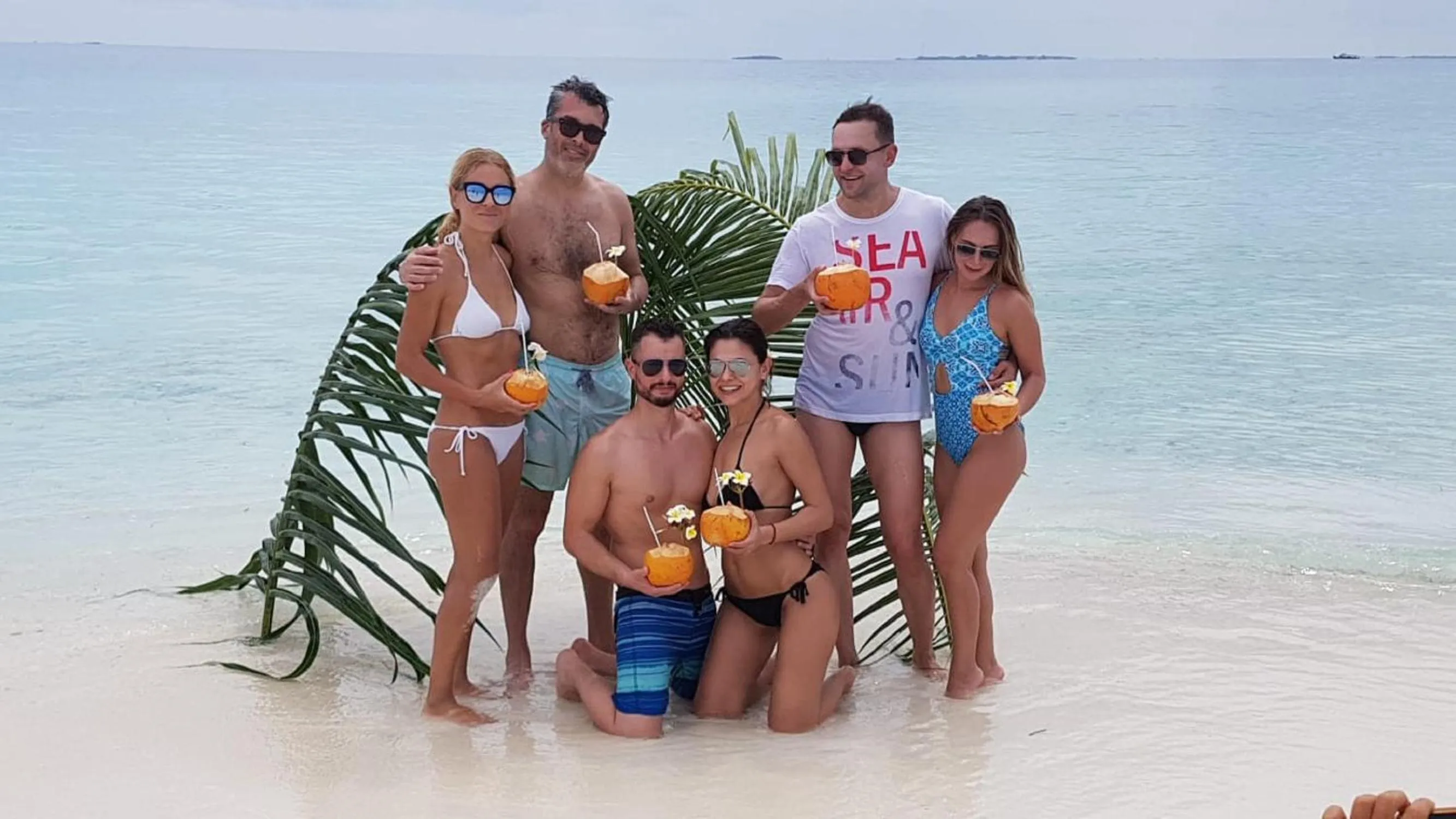 People in Batuta Maldives Surf View