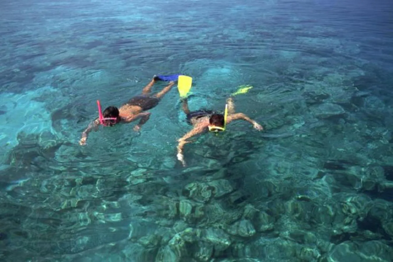 People in Batuta Maldives Surf View