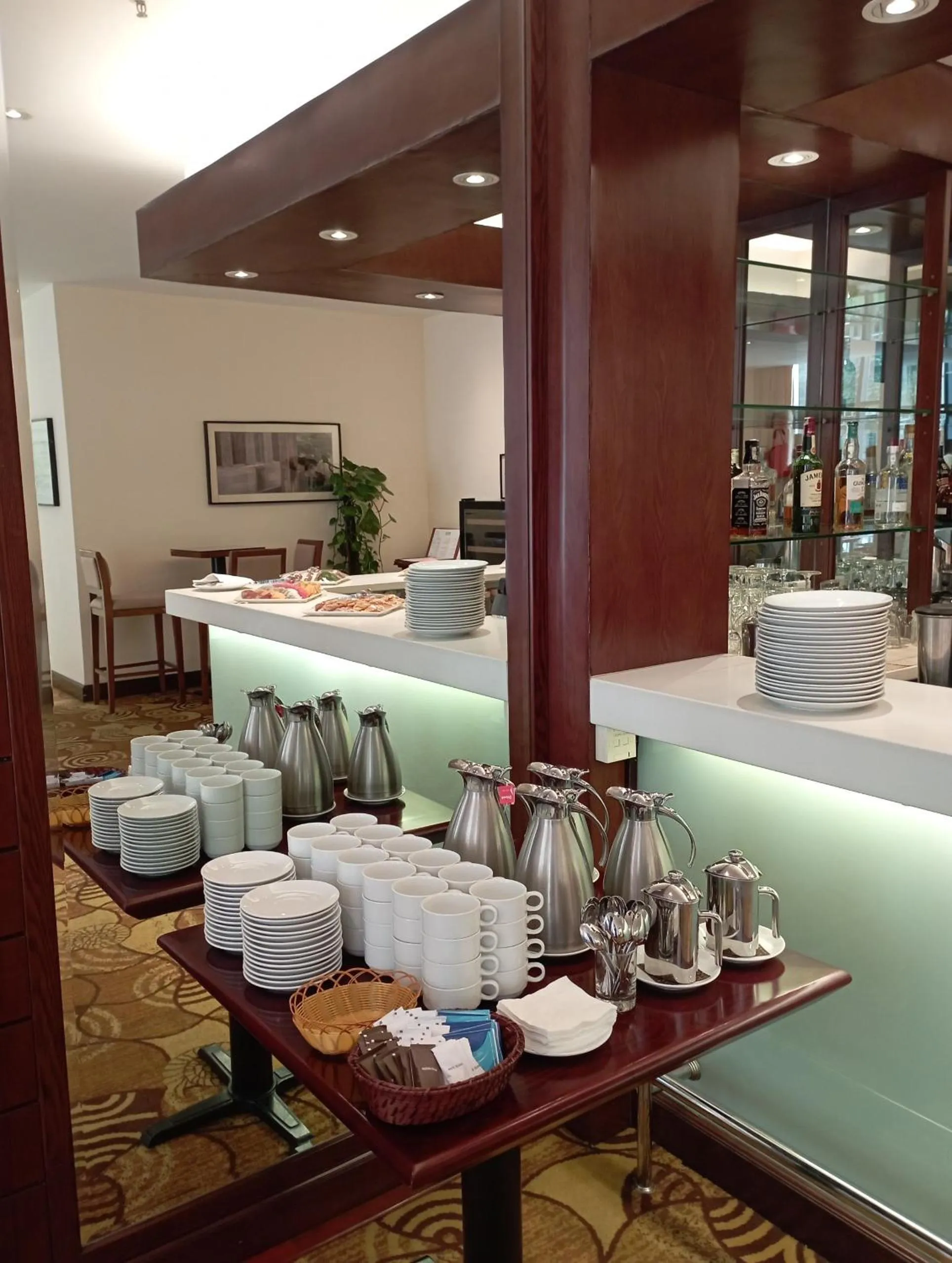Restaurant/places to eat in Hilton Garden Inn Hanoi