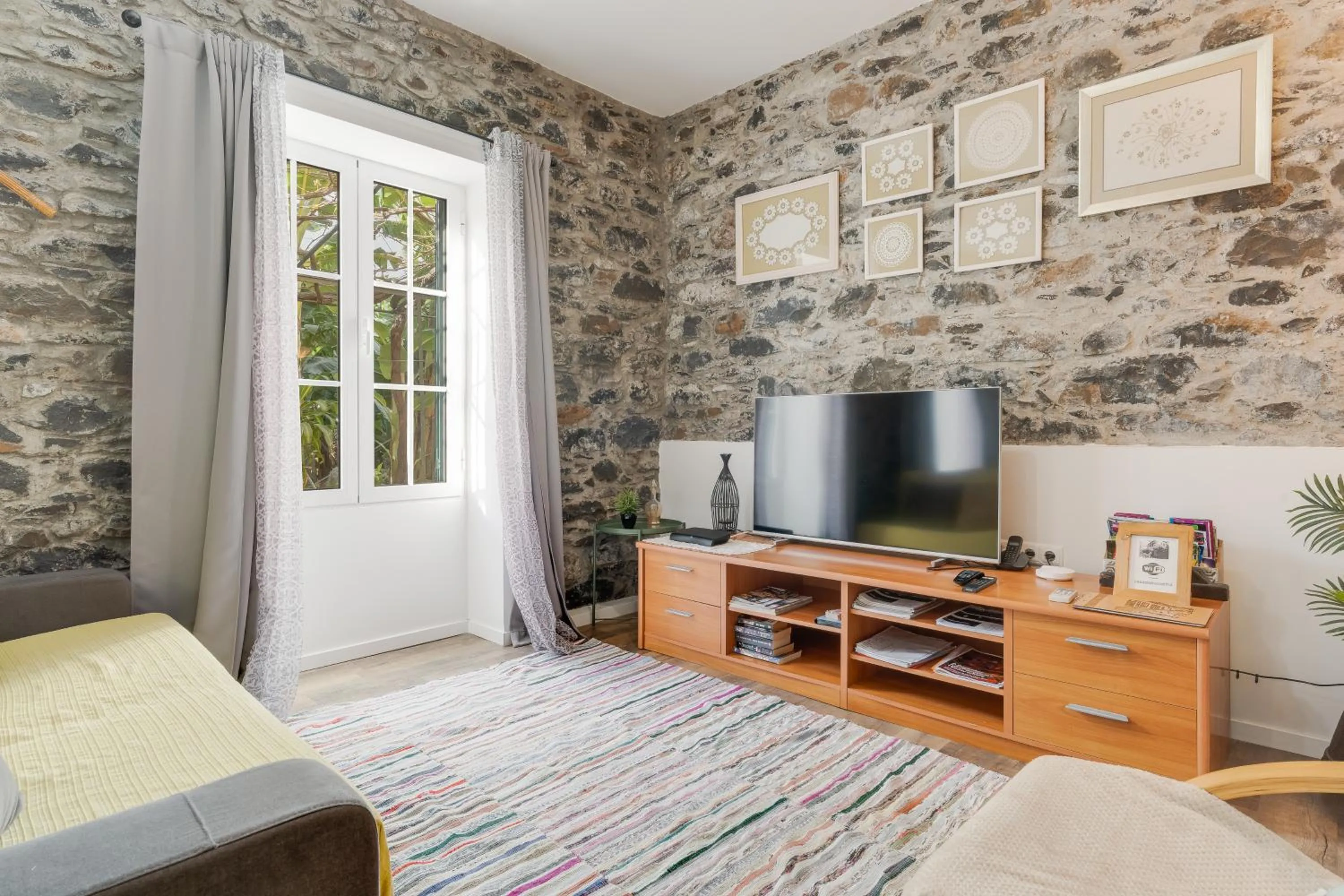 Communal lounge/ TV room, Bed in Casa D`Avó Celina