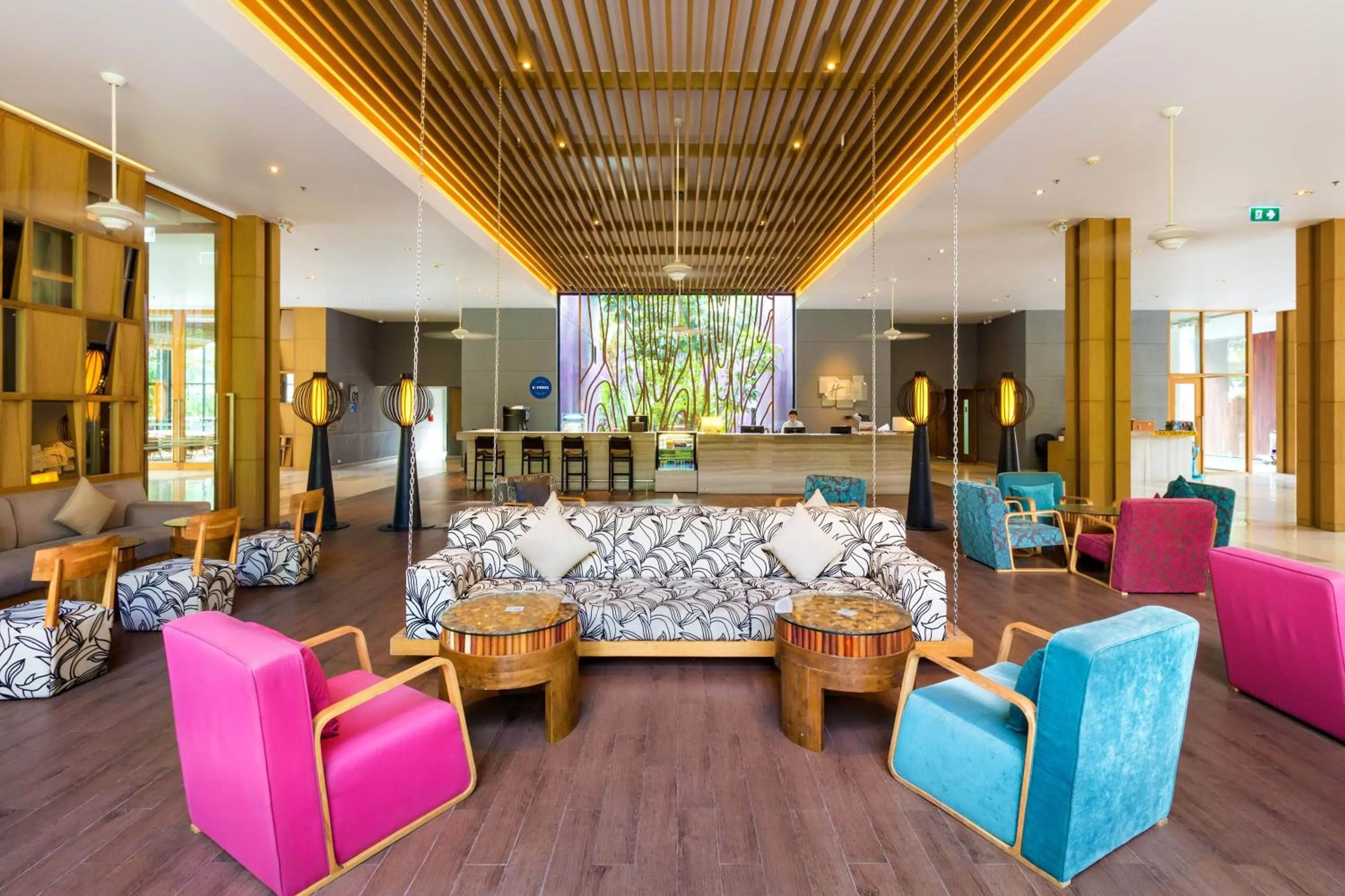 Lobby or reception in Holiday Inn Express Phuket Patong Beach Central by IHG