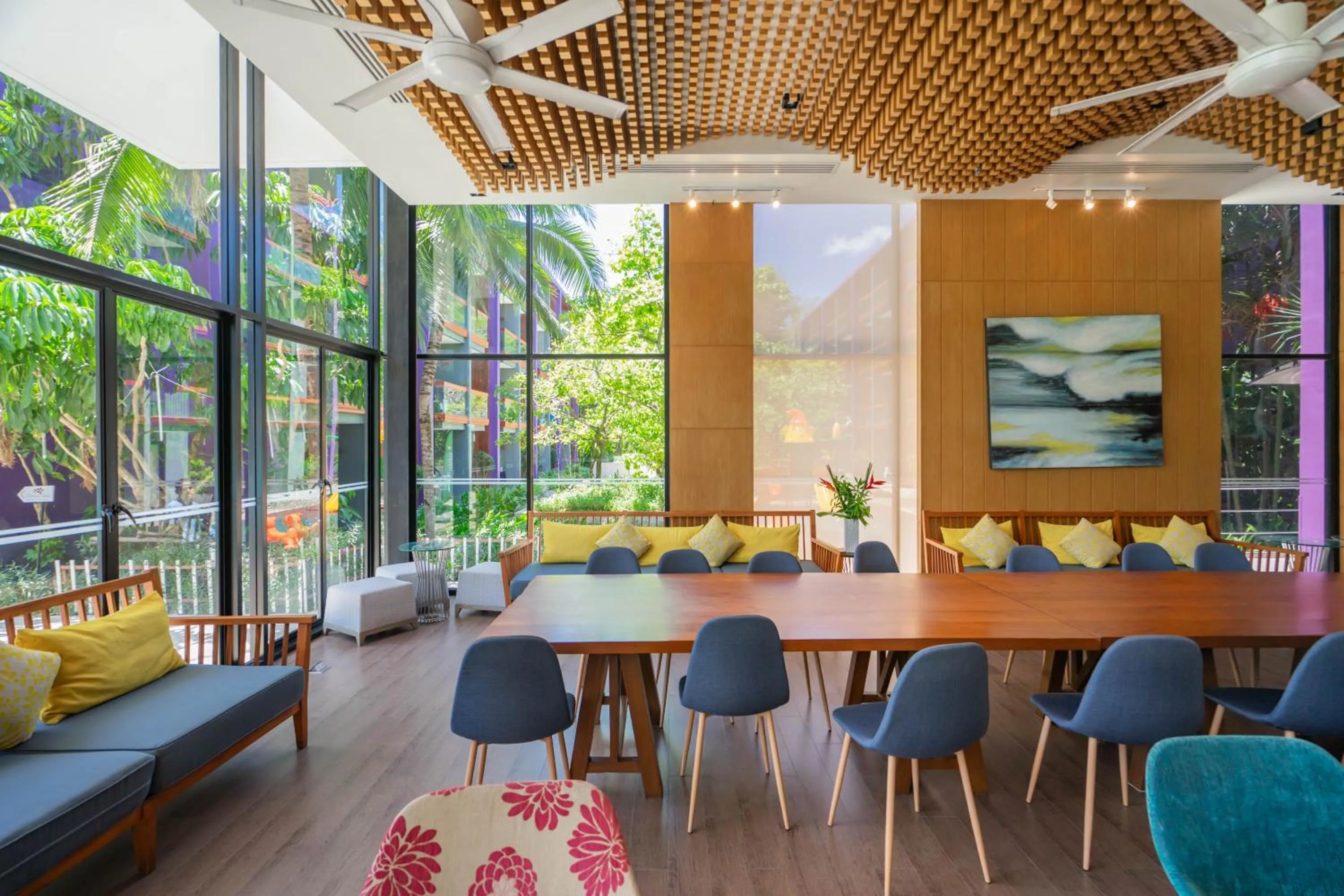 Meeting/conference room in Holiday Inn Express Phuket Patong Beach Central by IHG