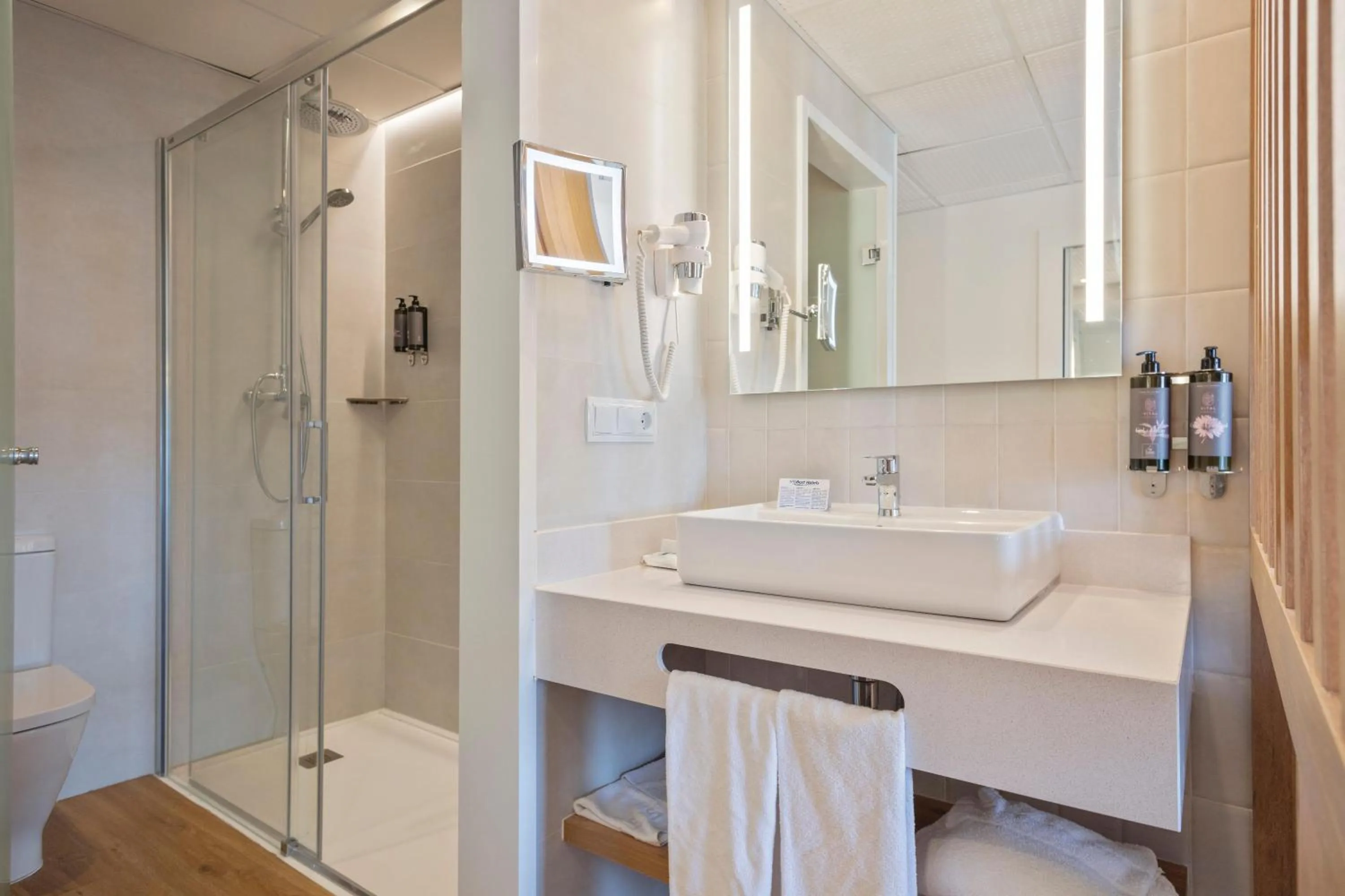 Bathroom in Hotel Best Terramarina